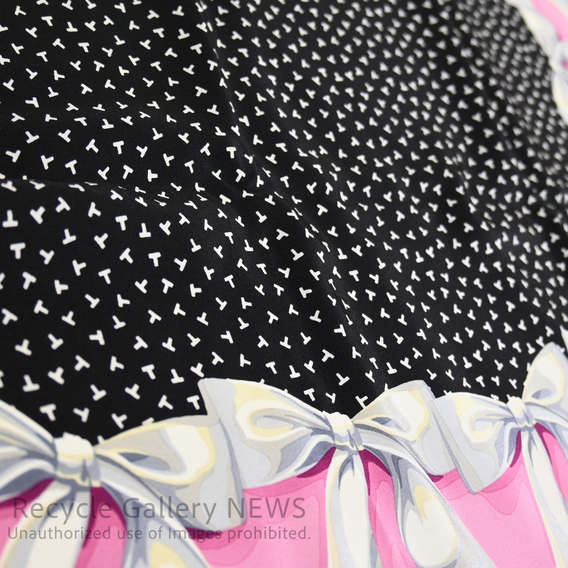 Tiffany Ribbon scarf Pink and black / ティファニー リボン柄 スカーフ ピンク 黒