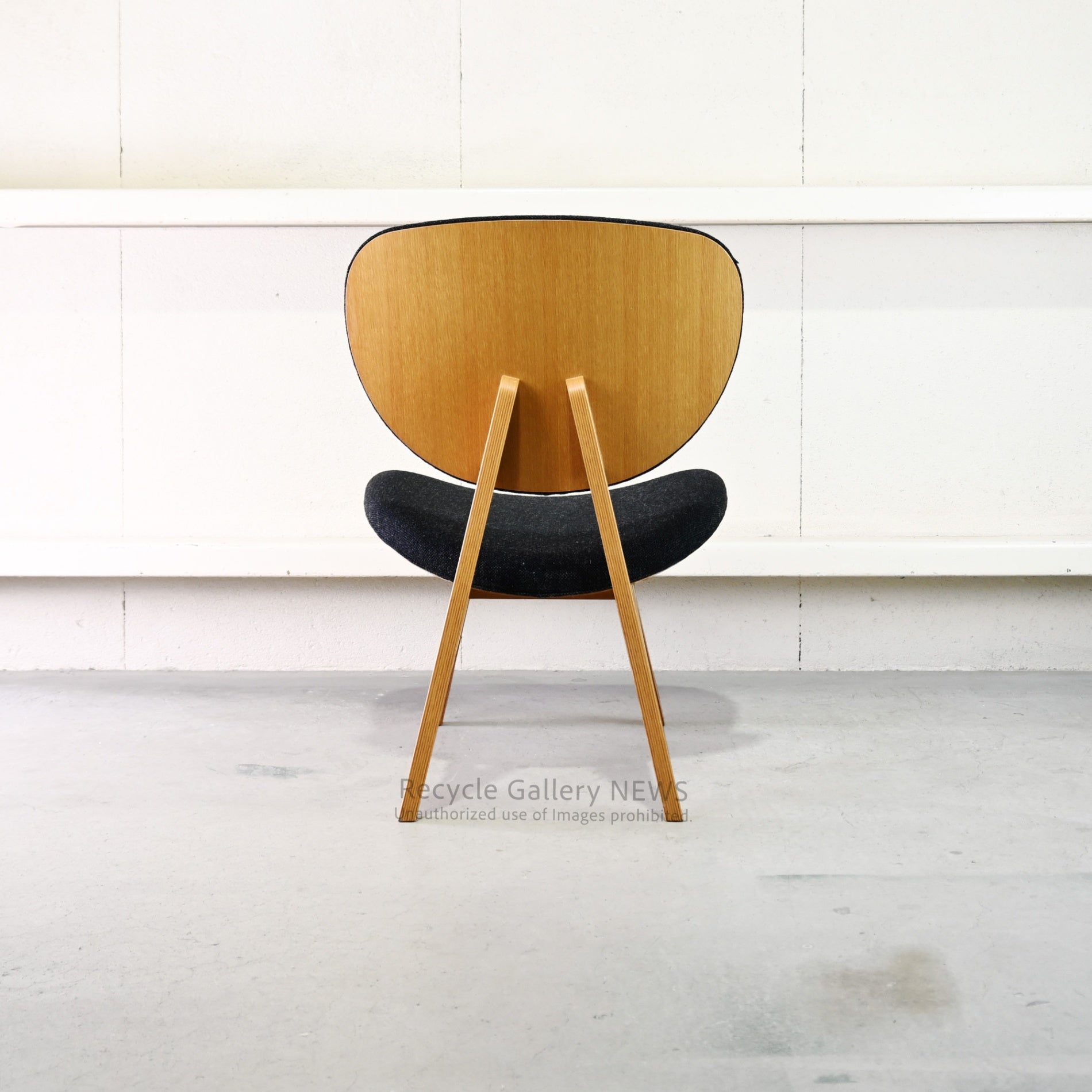 Tendo Mokko Wooden Low Chair by Daisaku Choh  Junzo Sakakura Japanese Modern / 天童木工 中座椅子 木製 長大作 坂倉準三 ジャパニーズモダン