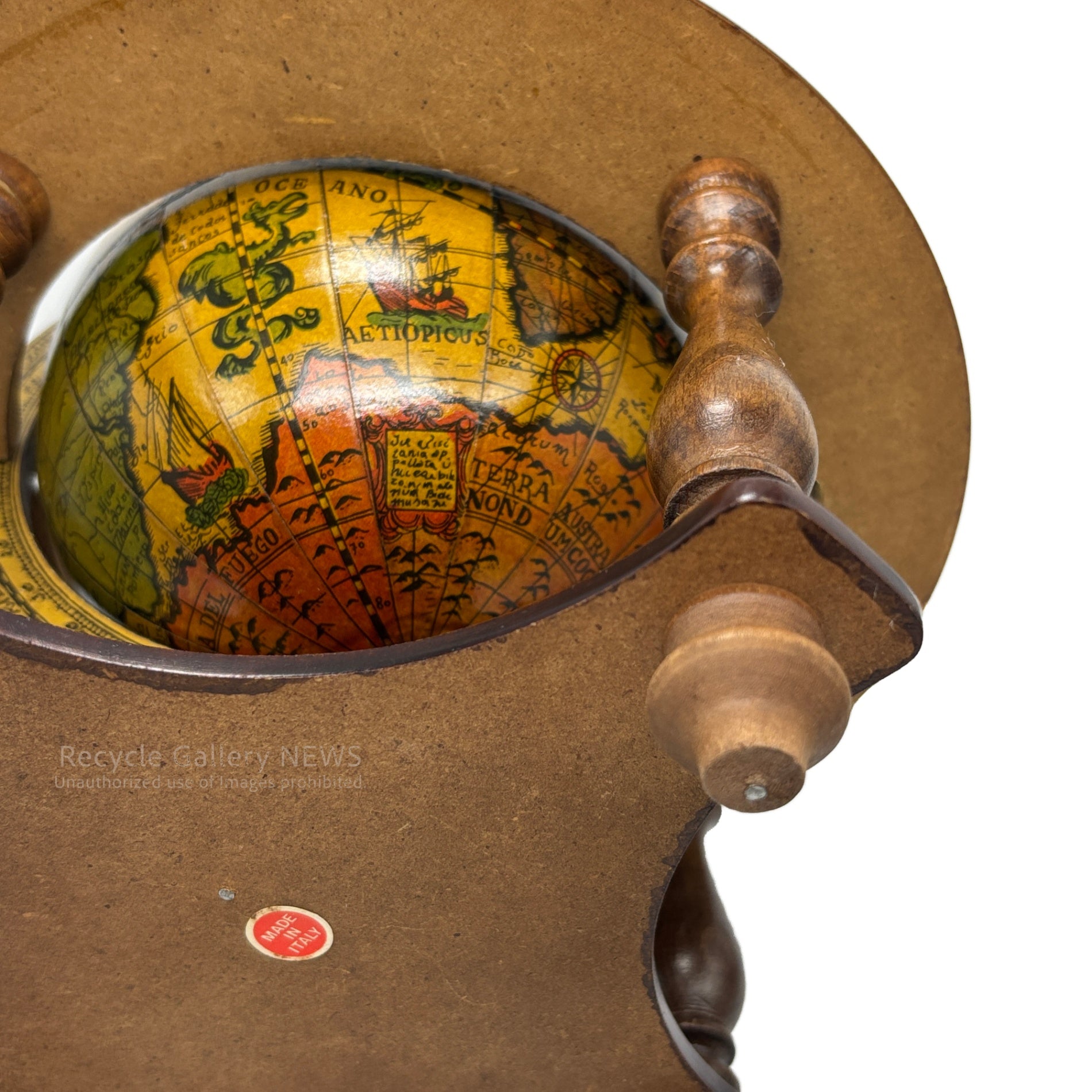 Antique-style globe featuring the twelve signs of the Zodiac Italy / アンティーク地球儀 黄道十二星座 イタリア製