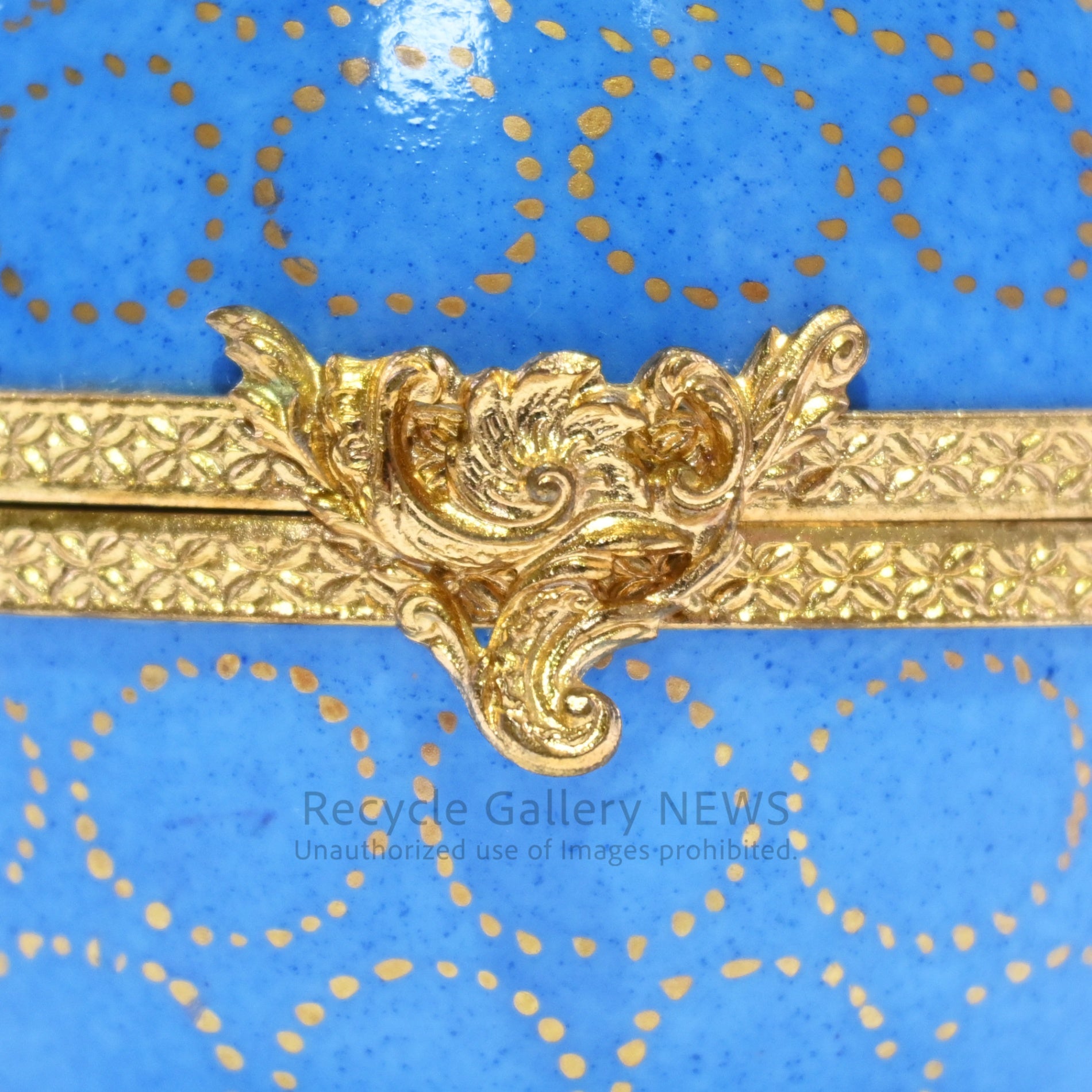 France Limoges Egg-shaped trinket box High-quality Porcelain Brass / フランス リモージュ 卵型小物入 高級陶磁器 真鍮