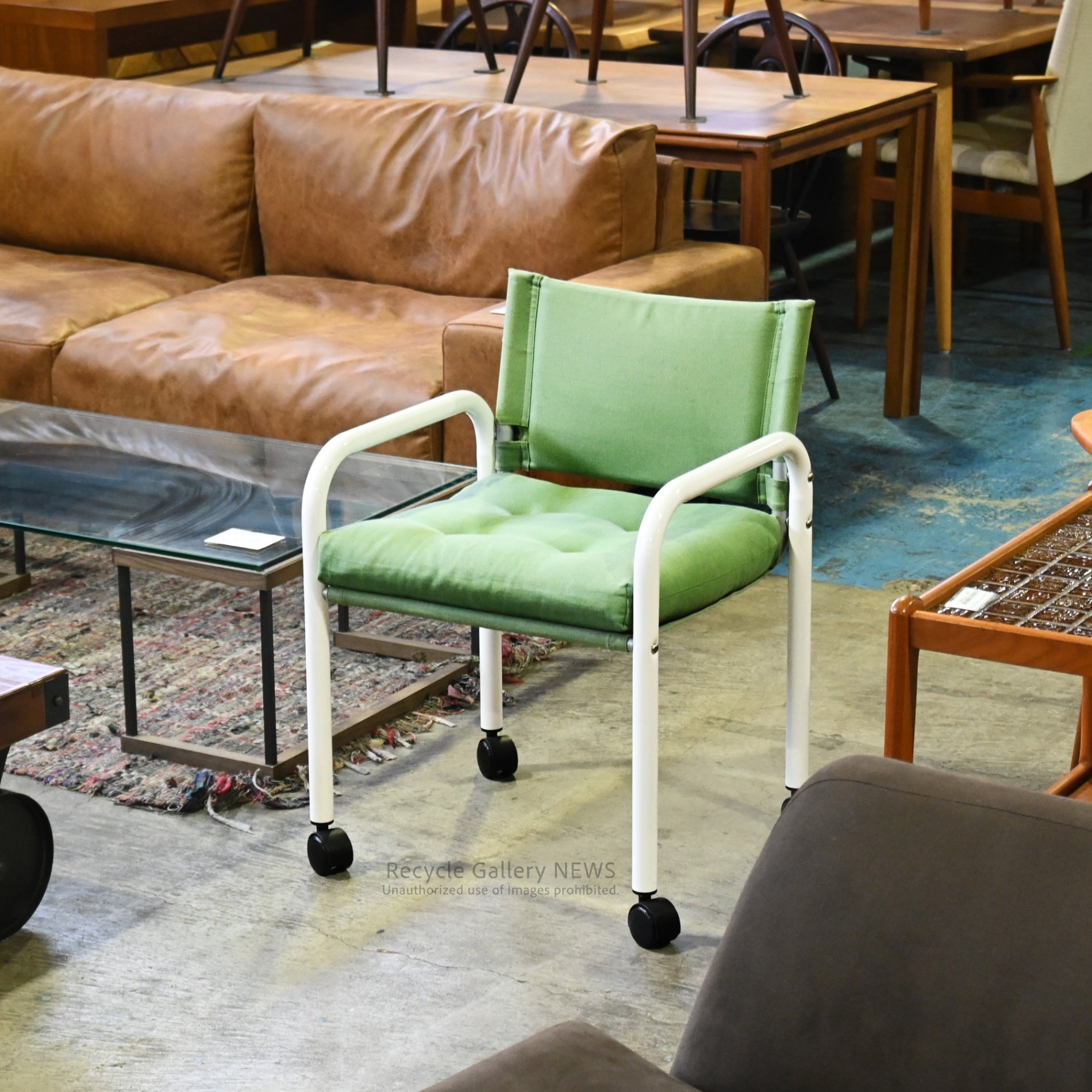 Innovator  Captain Chair Green Color Wood  Metal Sweden Scandinavian Modern Mid-Century / イノベーター キャプテン チェア 緑色 木 金属 スウェーデン 北欧モダン ミッドセンチュリー