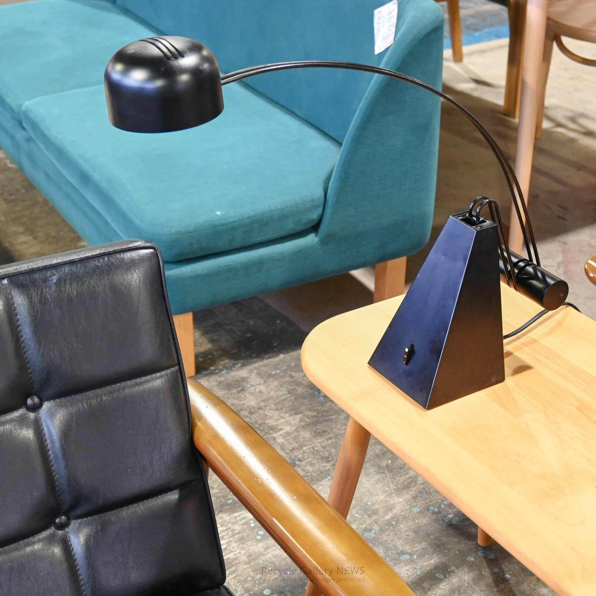 Yamada Shomei  LUMICO Table Lamp Japanese Postmodern Space Age Design / 山田照明 ルミコ テーブルランプ ポストモダン スペースエイジ 日本