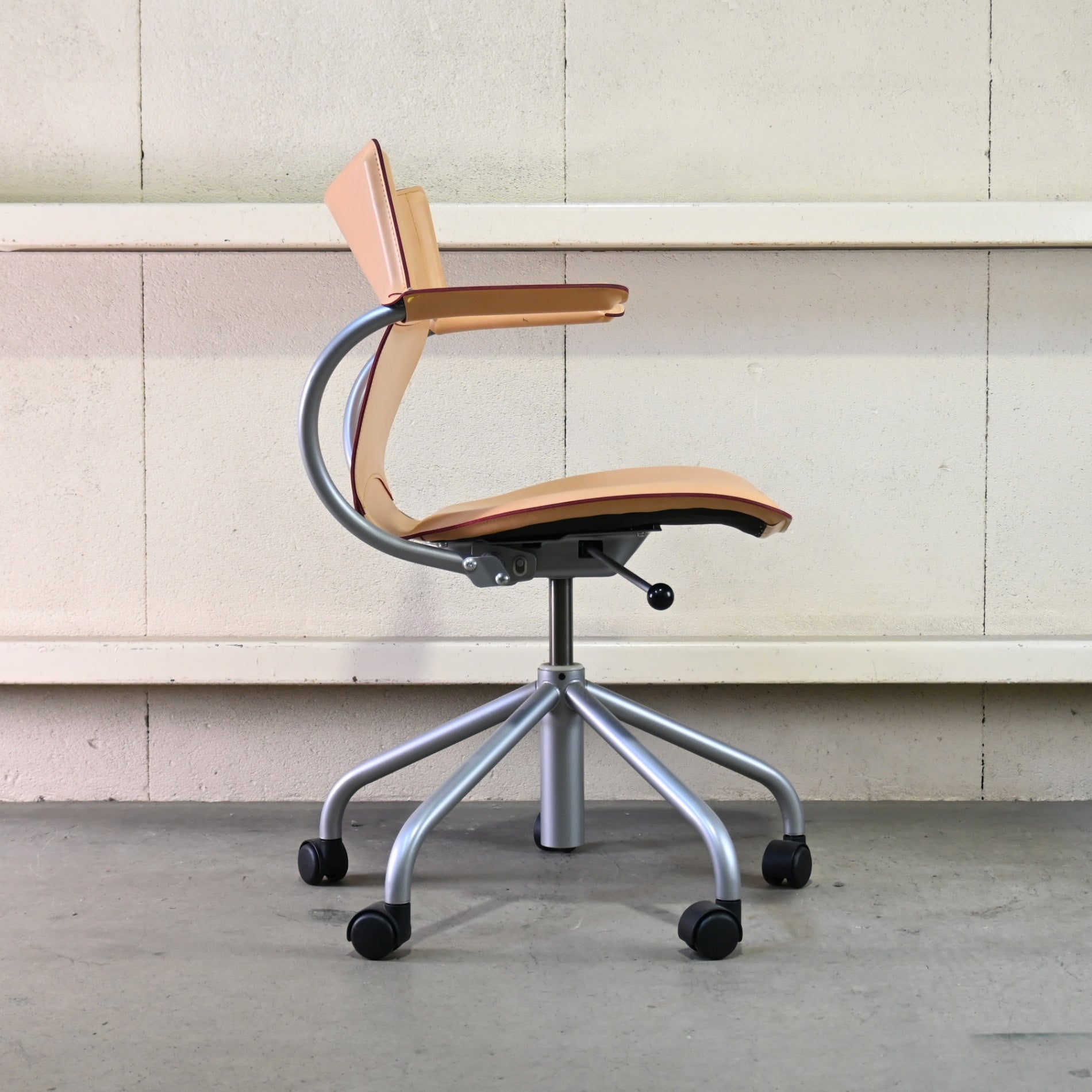 Karimoku XT4300AJ Office chair Desk chair Genuine tanned leather Japan / カリモク家具 本革 ヌメ革 デスクチェア 事務椅子