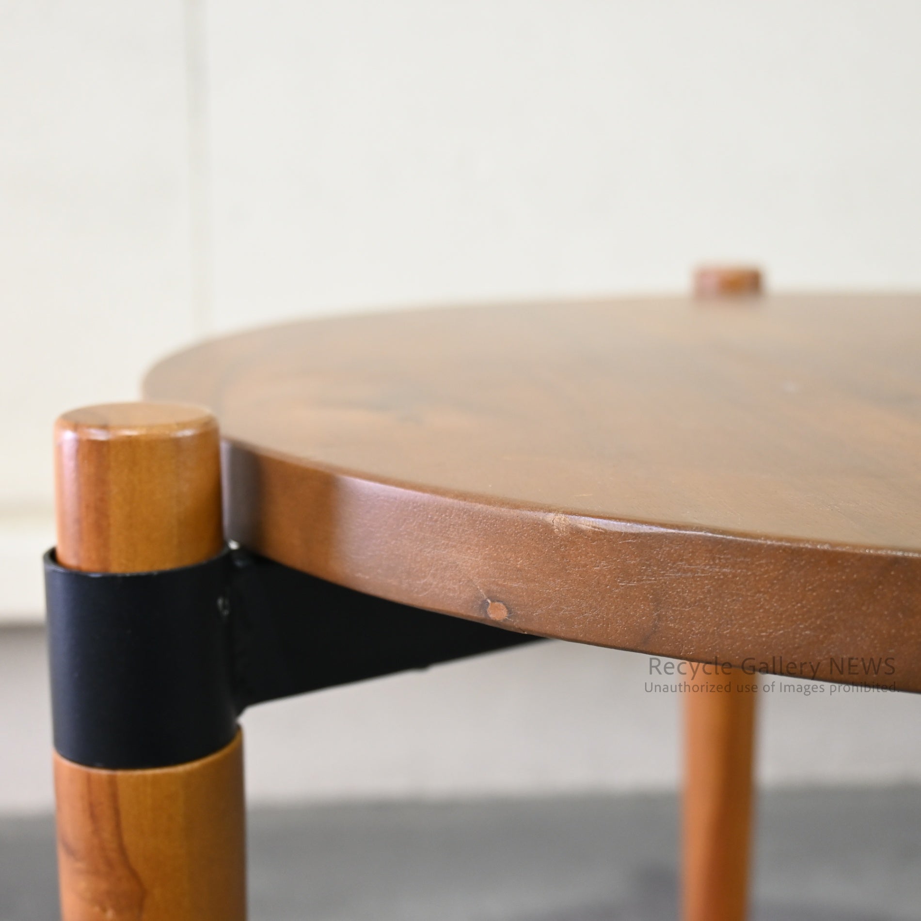 AZUMAYA Round Monkey Pod Side Table　Solid Wood Brown Grain pattern / AZUMAYA モンキーポッド ラウンドサイドテーブル 無垢材 茶色 木目
