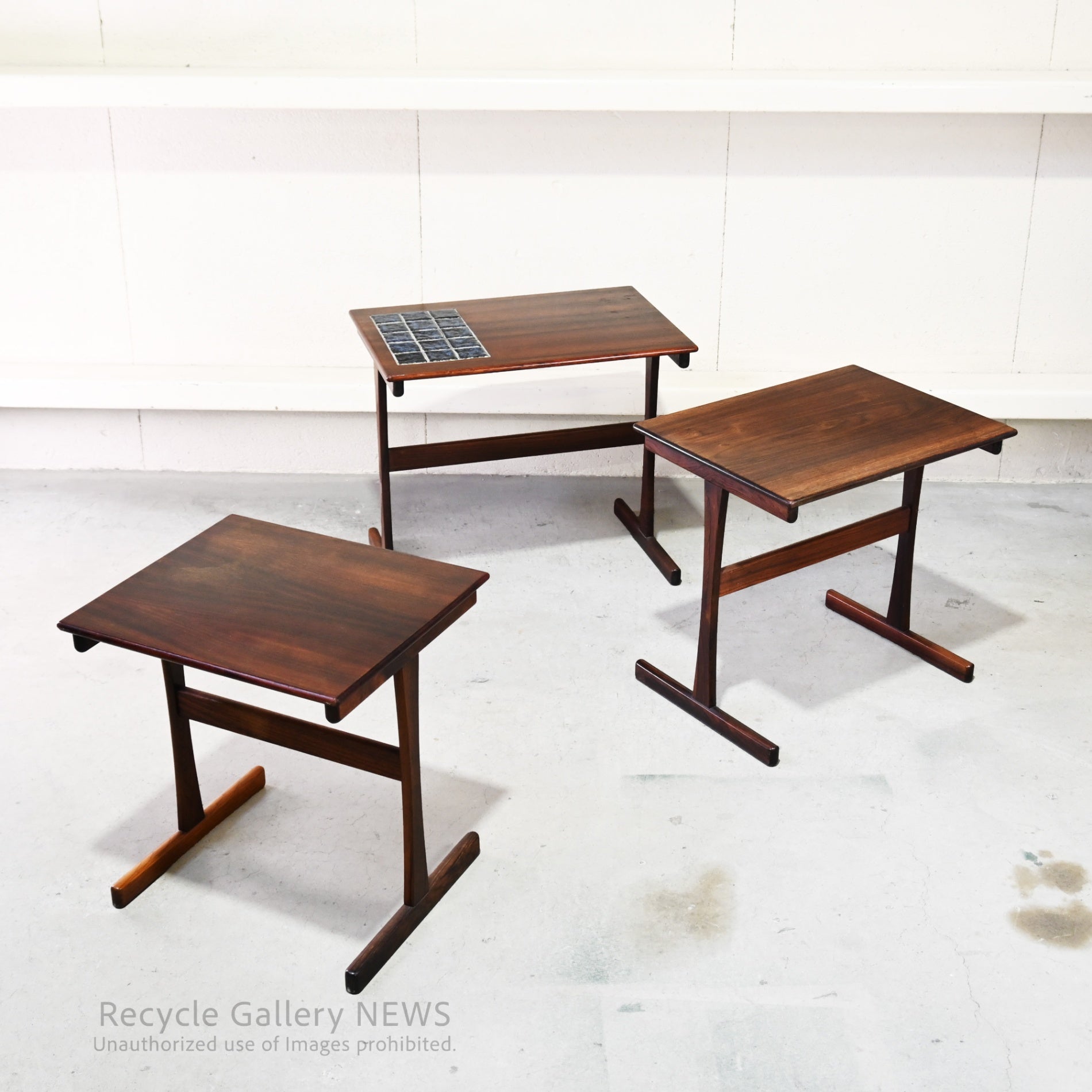 Danish Rosewood Tile Top Nesting Tables Scandinavian Modern  Mid-Century Modern / ローズウッド タイルトップ ネストテーブル デンマーク 北欧モダン  ミッドセンチュリー