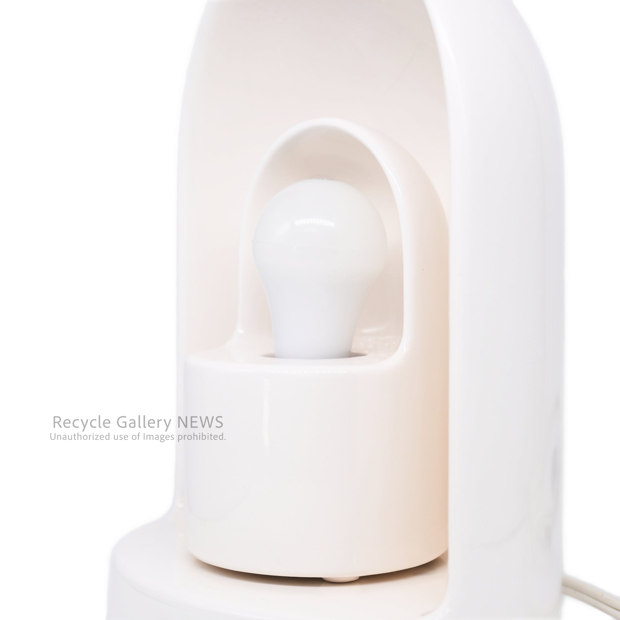 Yamagiwa CERAMICA Japan White Table Lamp Mid Century Modern Art Piece 1983/ ヤマギワ セラミカ テーブルランプ 日本 白色 ミッドセンチュリー アートピース 1983年製