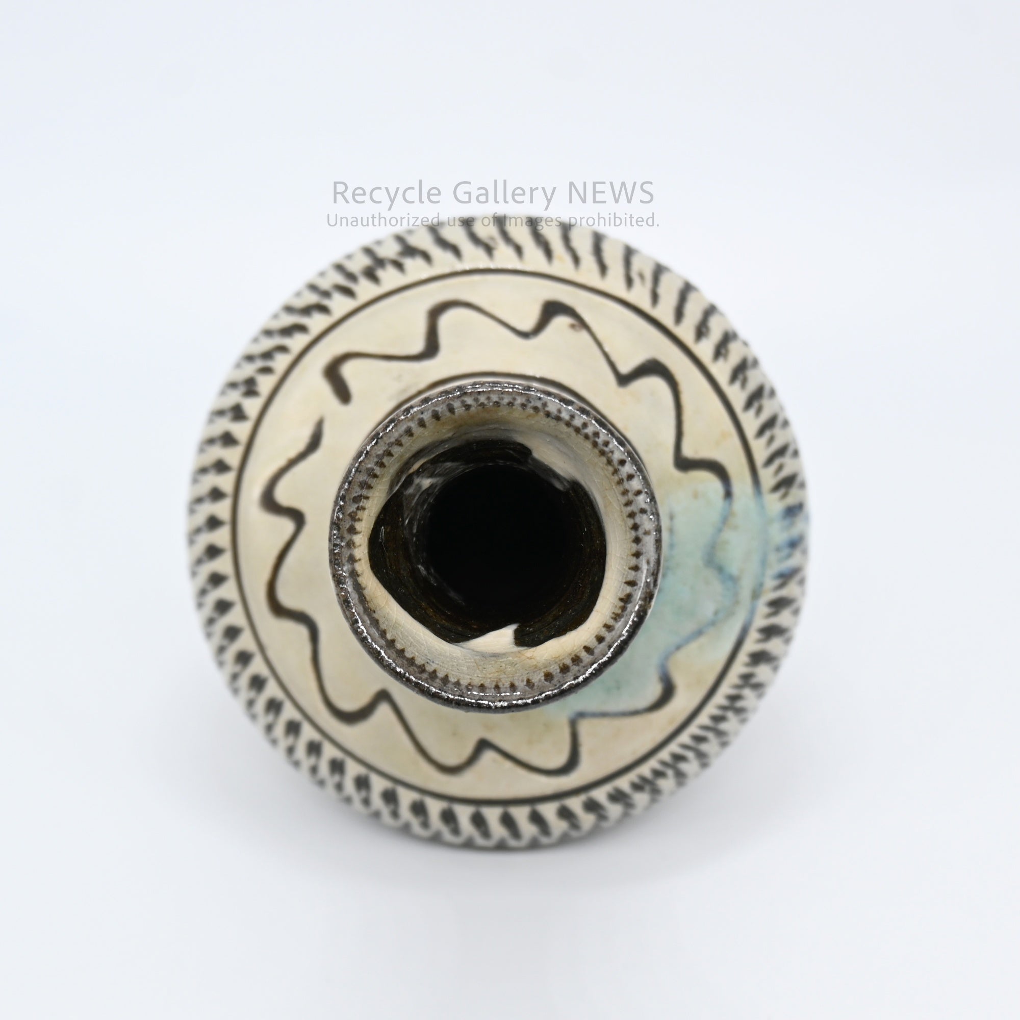 Onta Ware Tobikanna Bud Vase Ivory Brown Modern Japanese Folk Craft / 大分 小鹿田焼 飛び鉋 一輪挿 花瓶 アイボリー ブラウン 伝統工芸 和モダン