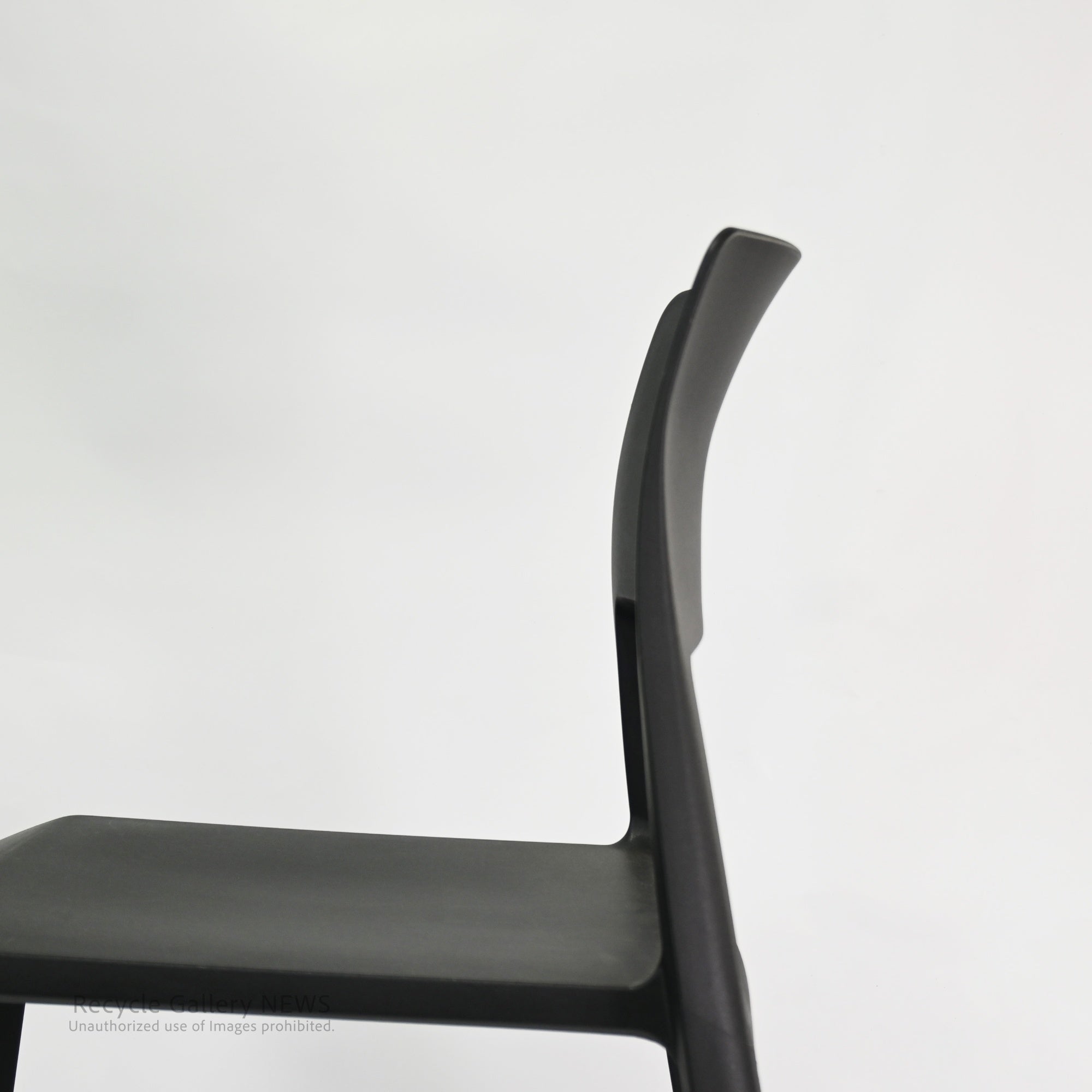 vitra tiptonchair Swiss Product Design by Architects Edward Barber & Jay Osgerby / ヴィトラ ティップ トン チェアー  スイス プロダクトデザイン 建築家 　エドワード・バーバー ジェイ・オズガビー