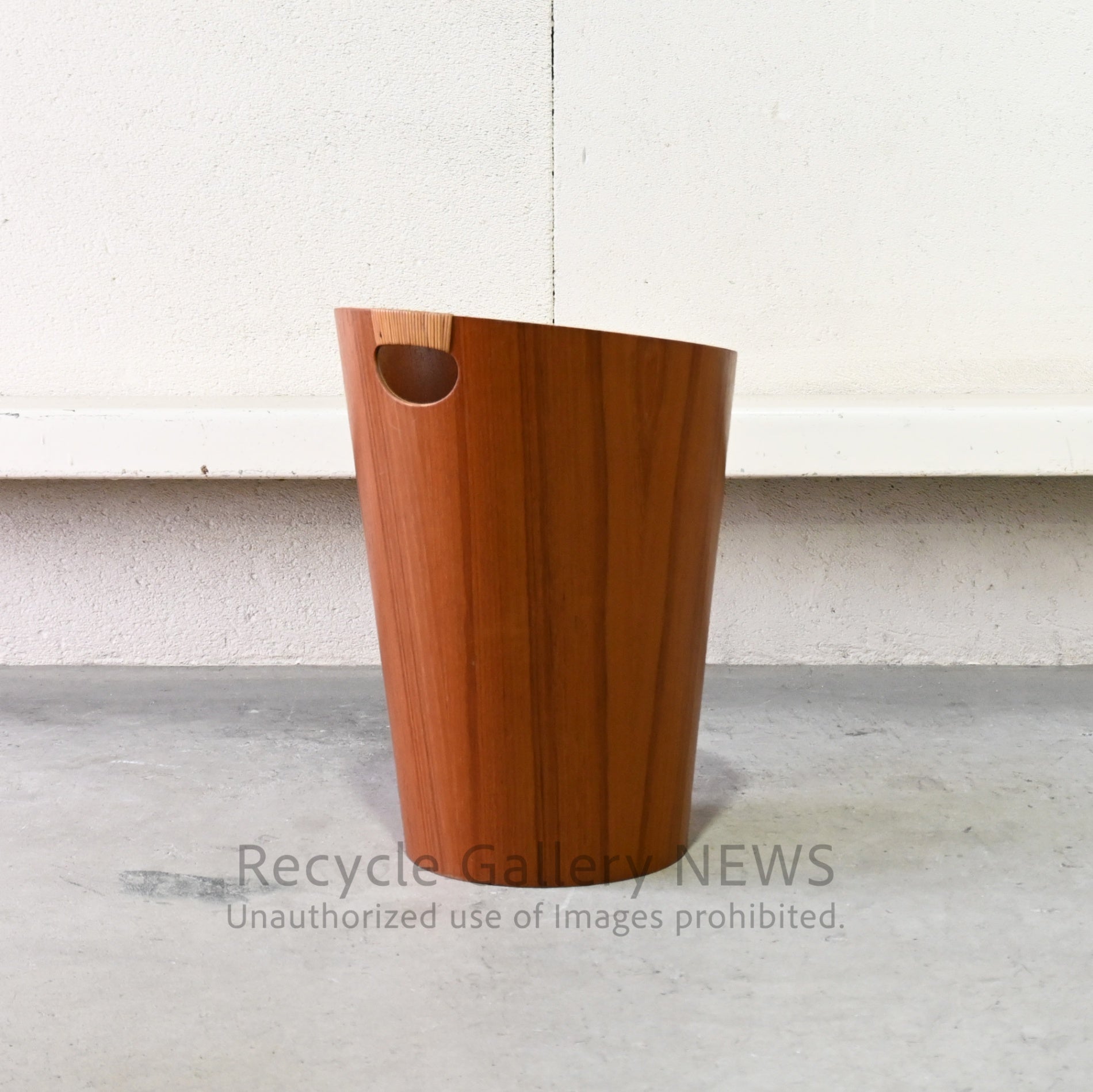 SAITO WOOD Molded Plywood Paper Basket Wastebasket Brown Discontinued / サイトーウッド 成形合板 ペーパーバスケット ゴミ箱 ブラウン 廃盤品