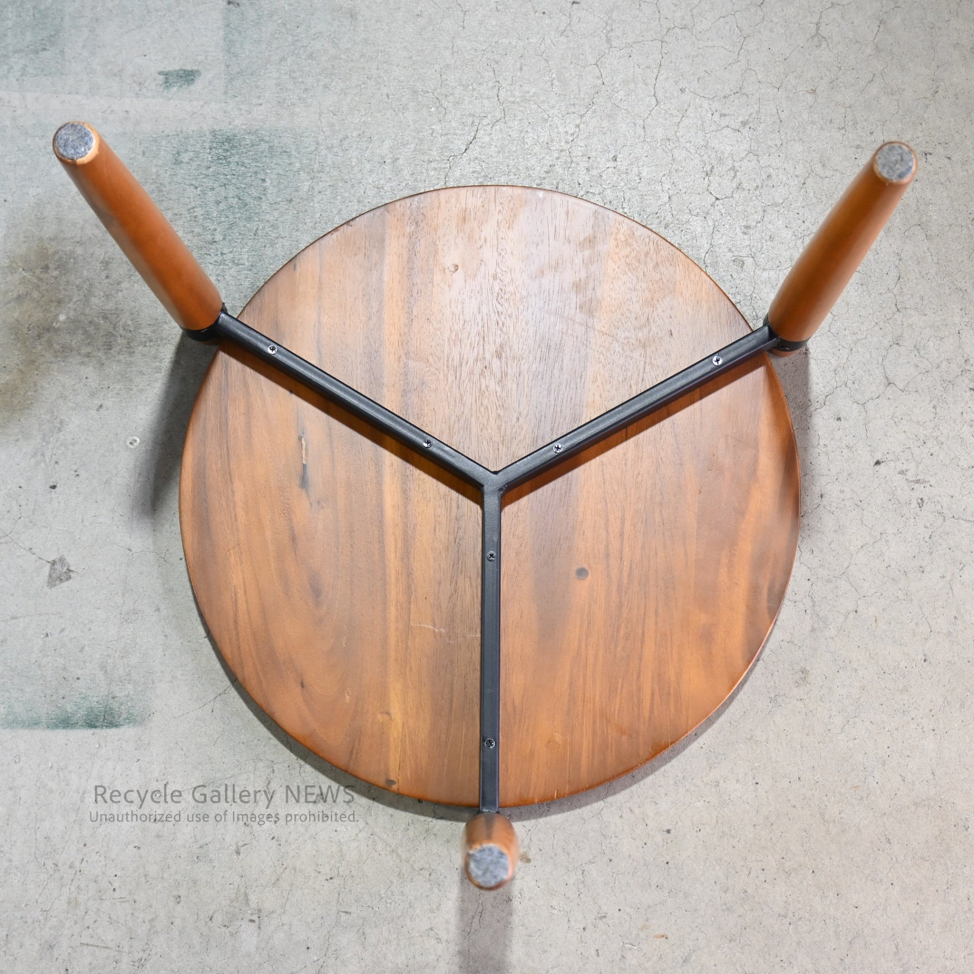 AZUMAYA Round Monkey Pod Side Table　Solid Wood Brown Grain pattern / AZUMAYA モンキーポッド ラウンドサイドテーブル 無垢材 茶色 木目