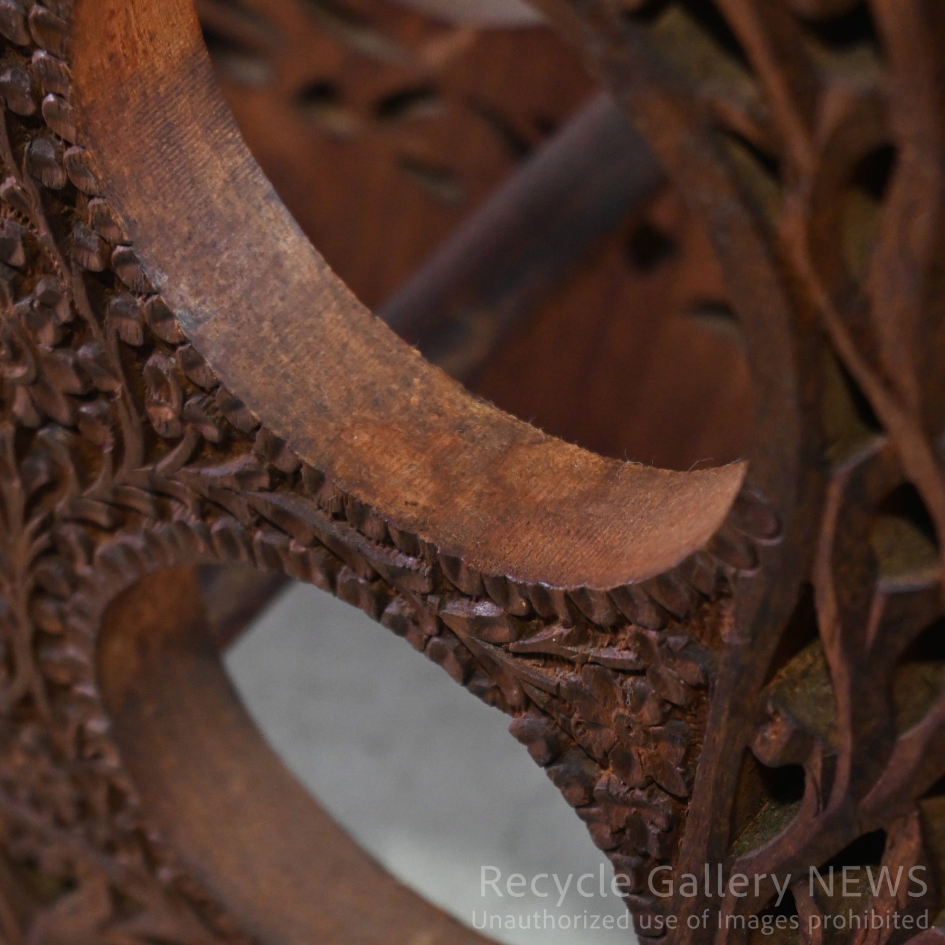 Indian Hand-Carved Wooden Wine Rack Dark Brown Oriental Boho / インド製 ハンドメイド 透かし彫り ワインラック 木製 ダークブラウン 収納ラック オリエンタル アジアンリゾート