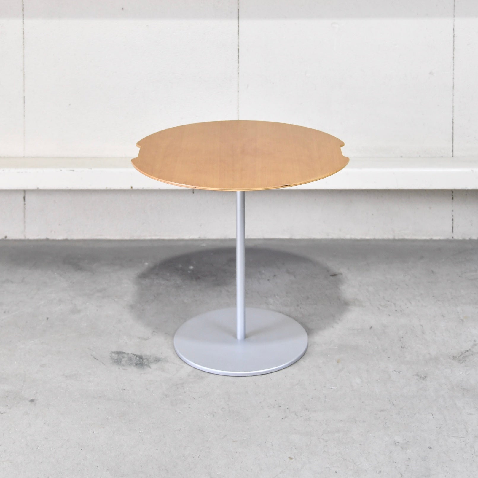 Cassina ixc. 252 ON-OFF Side table Piero Lissoni Italian modern design / カッシーナ イクスシー 252 オンオフ サイドテーブル ピエロ リッソーニ イタリアンモダンデザイン