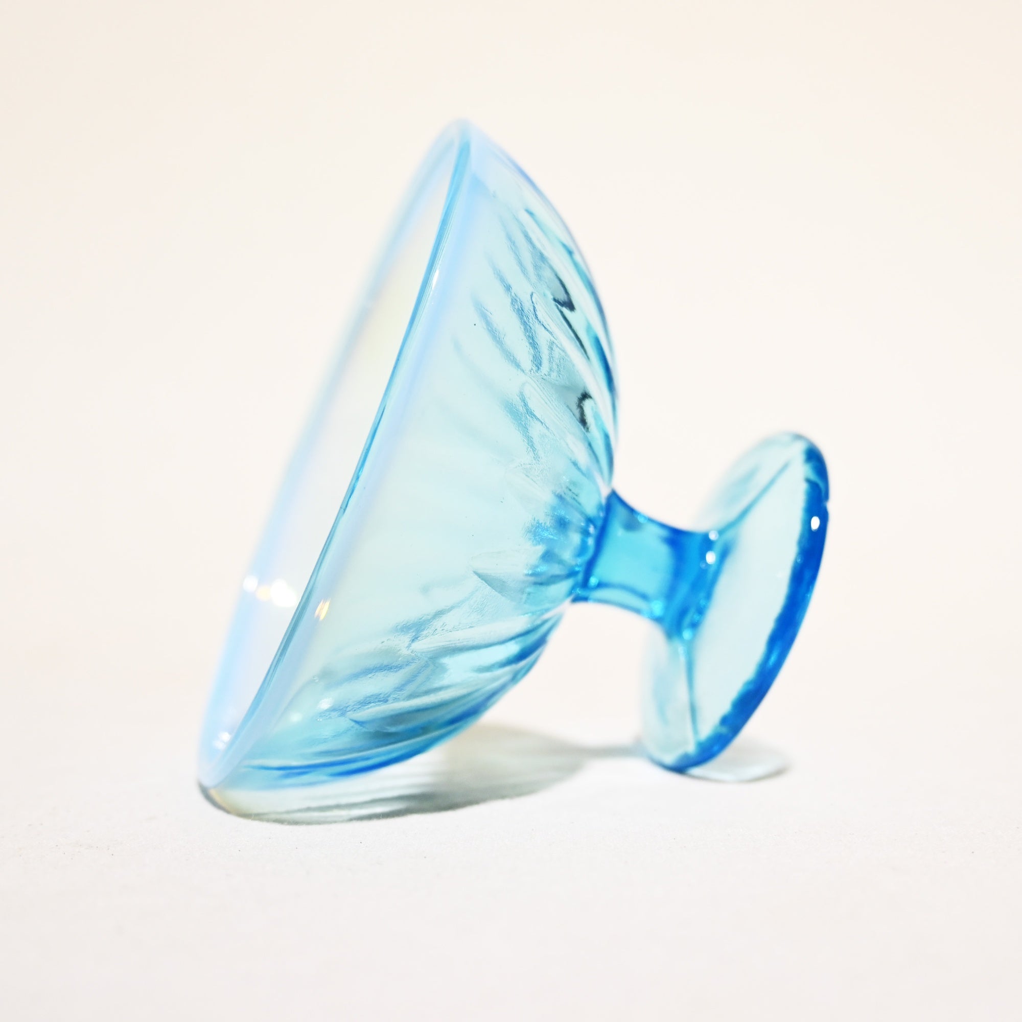 Vintage Press Glass Japanese Glass Ice Cup Hawaiian Blue Color Retro / ヴィンテージ プレスガラス 和ガラス 氷コップ 水色 ハワイアンブルー レトロ