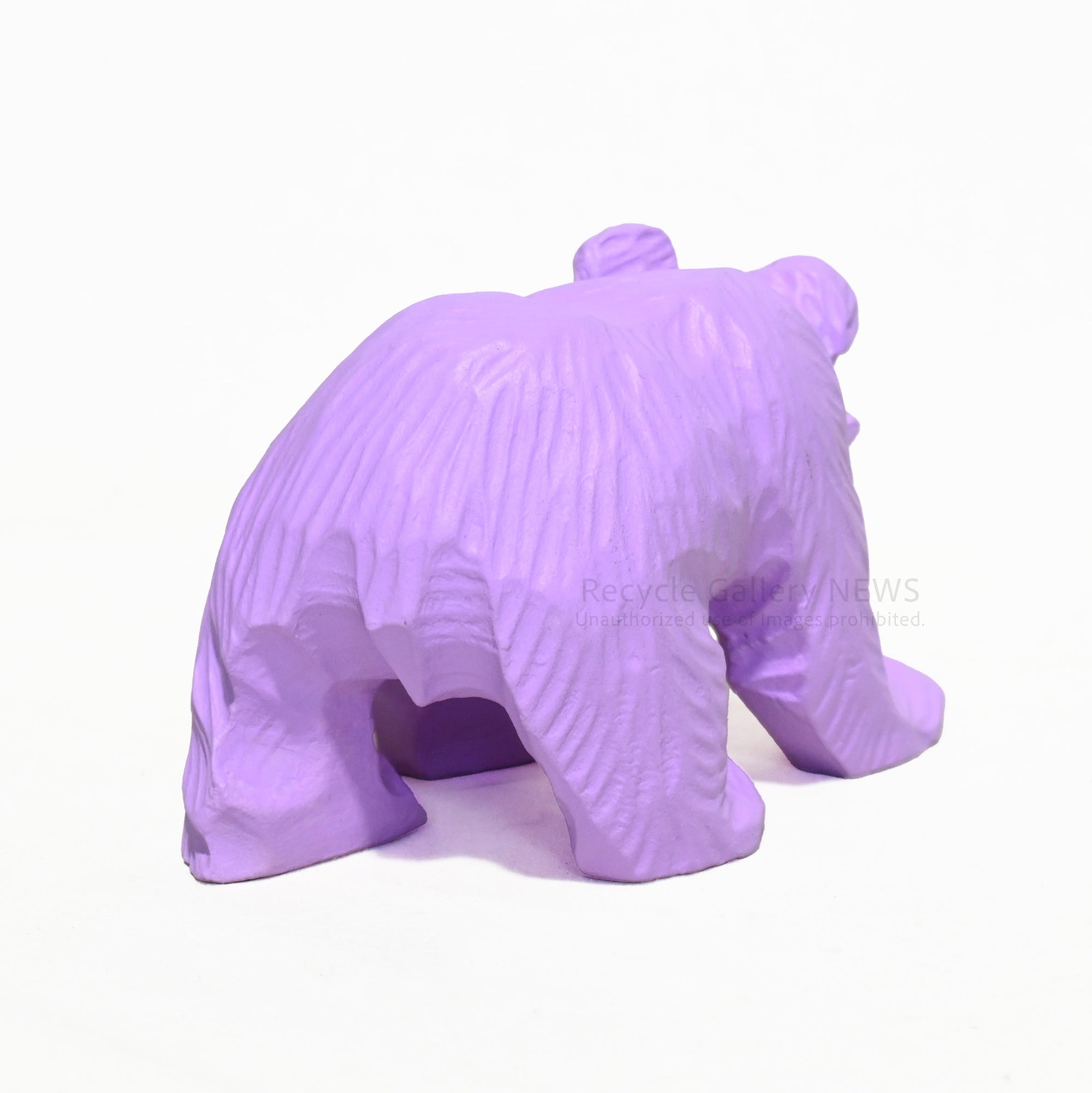 Repainted wooden carved bear Creamy purple Colorful objet Japanese