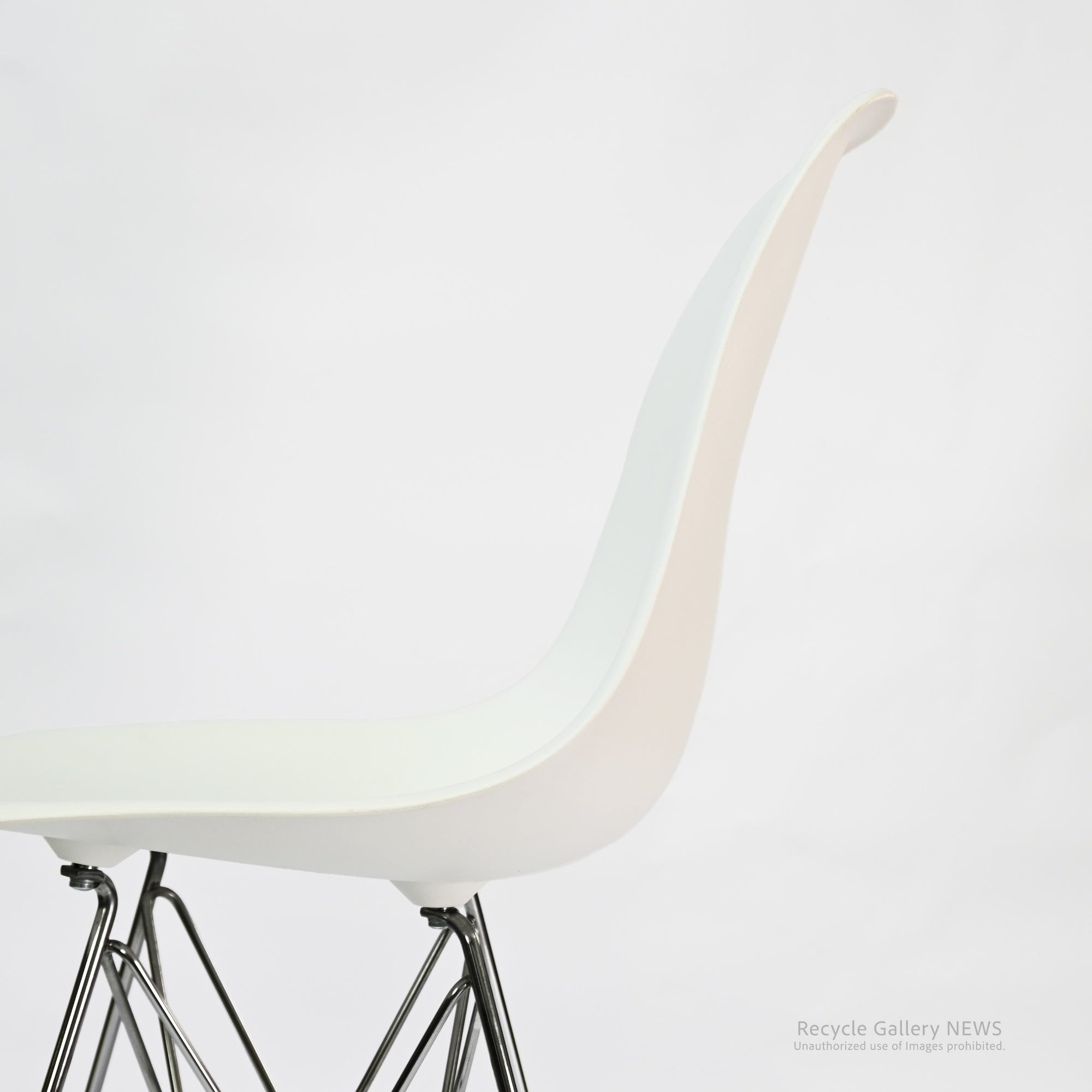 Herman Miller Eames DSR Side Chair with Wire Base American Mid Century Modern Designer Furniture Polypropylene / イームズシェルサイドチェアDSR ワイヤーベース デザイナーズ アメリカ ミッドセンチュリー ポリプロピレン