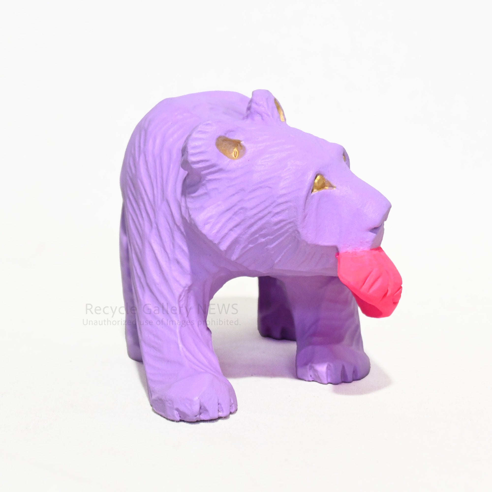 Repainted wooden carved bear Creamy purple Colorful objet Japanese