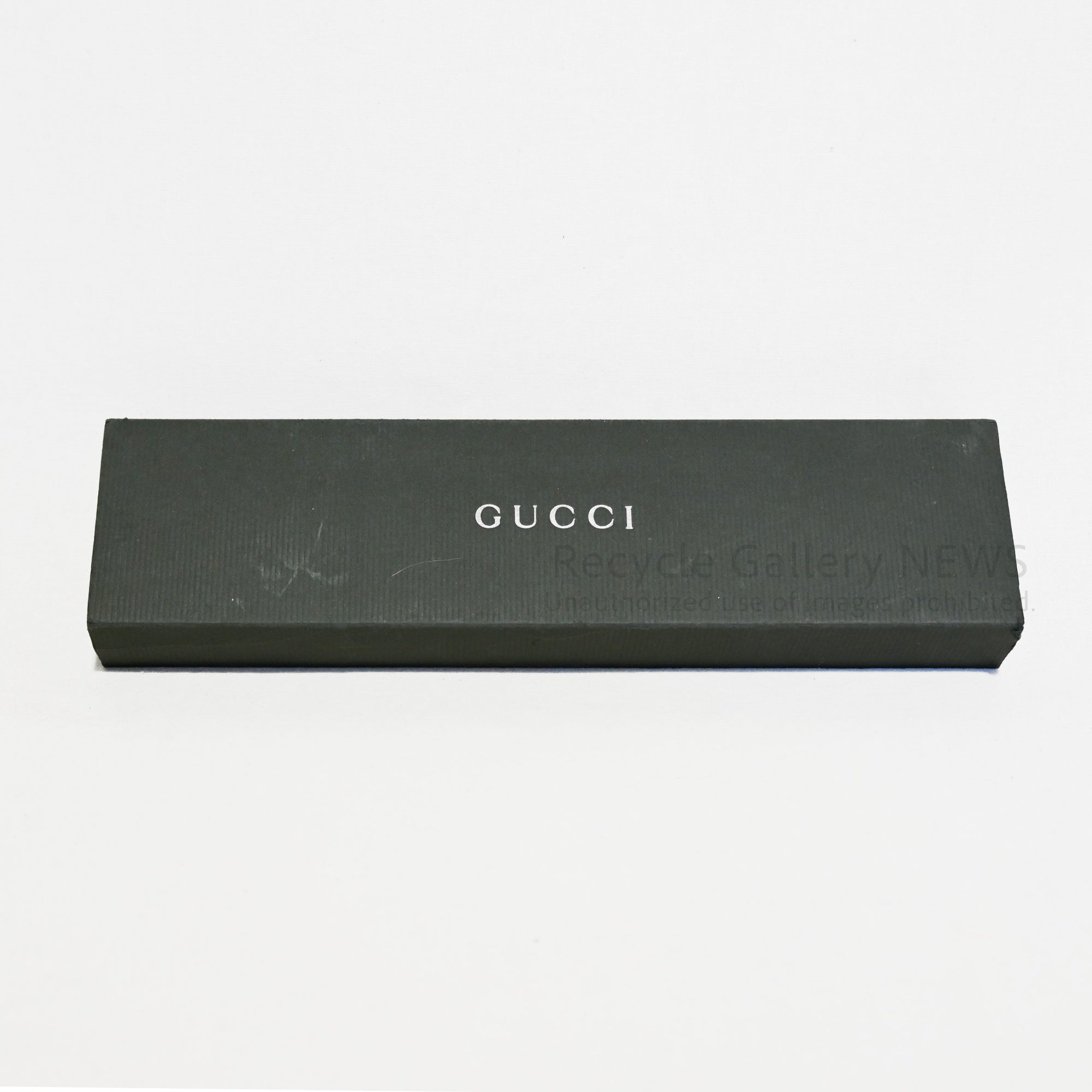 Gucci 6000.2.L Quartz Gold White Shell Operation Unconfirmed Treated as Junk / グッチ クオーツ ゴールド ホワイトシェル 動作未確認・ジャンク扱い