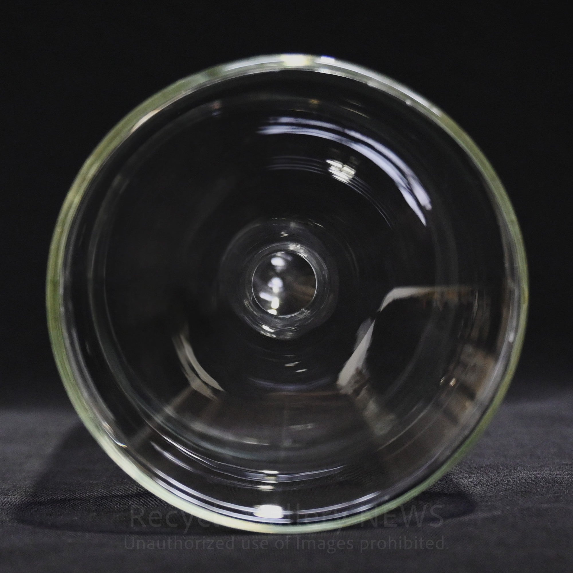Innermost Clear Teardrop-shaped Art Glass Flower Vase Designer Piece / インナーモスト アートガラス フラワーベース ドロップ型 クリア 花瓶 一輪挿し モダン デザイナーズ