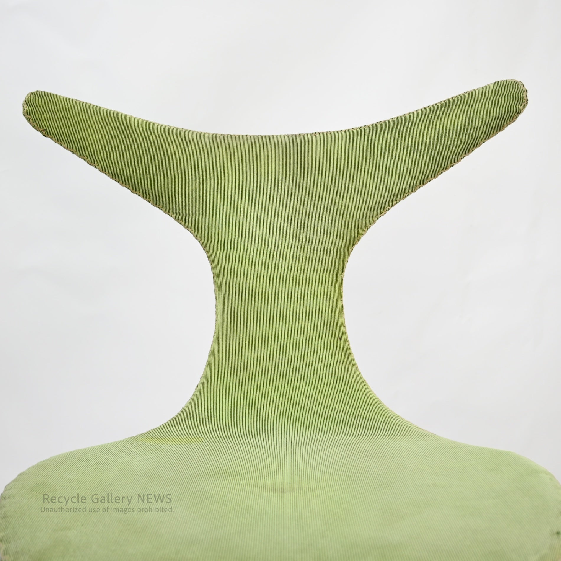 dolphin chair Green Danish Design by Bjarke Nielsen Scandinavian Modern / ドルフィンチェア デンマーク グリーン ビャルケ・ニールセン 北欧デザイン