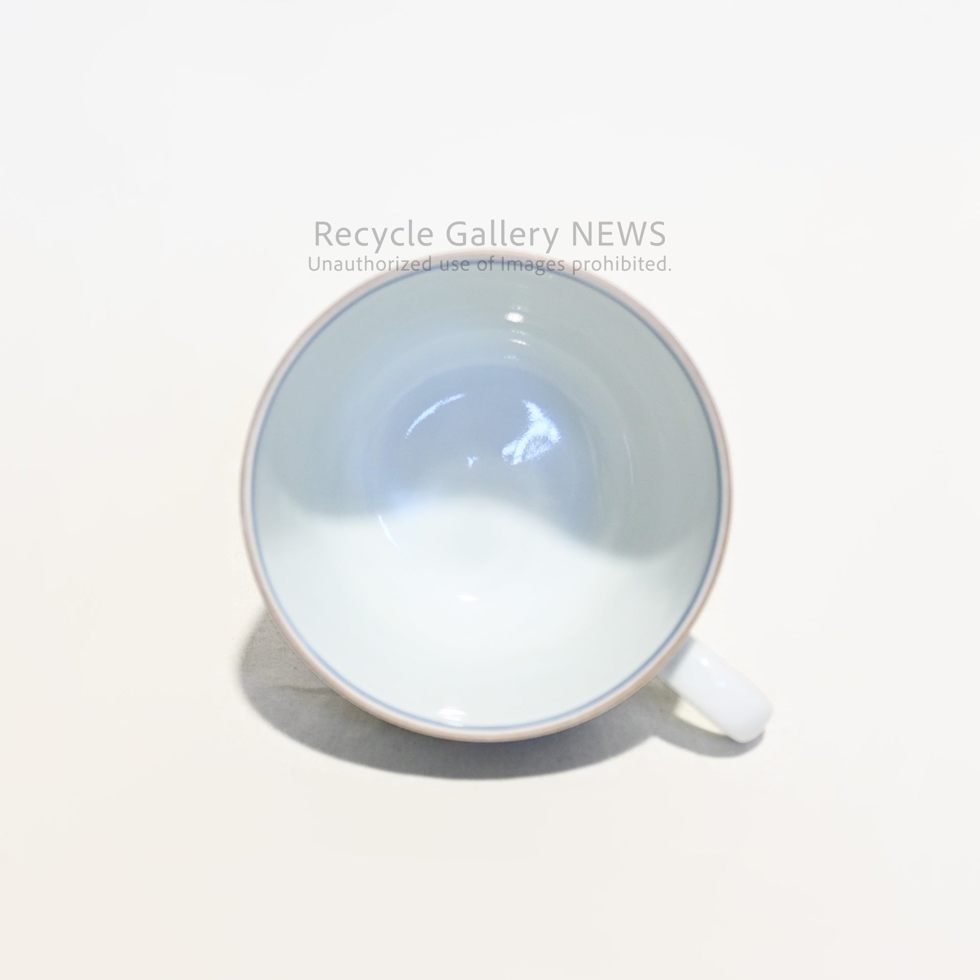 源右衛門 染綿 ミナイ手樹下美人 カップ＆ソーサー エナメル / Genemon Kiln Somenishiki Minai-te Lady Under a Tree Cup and saucer Enamel
