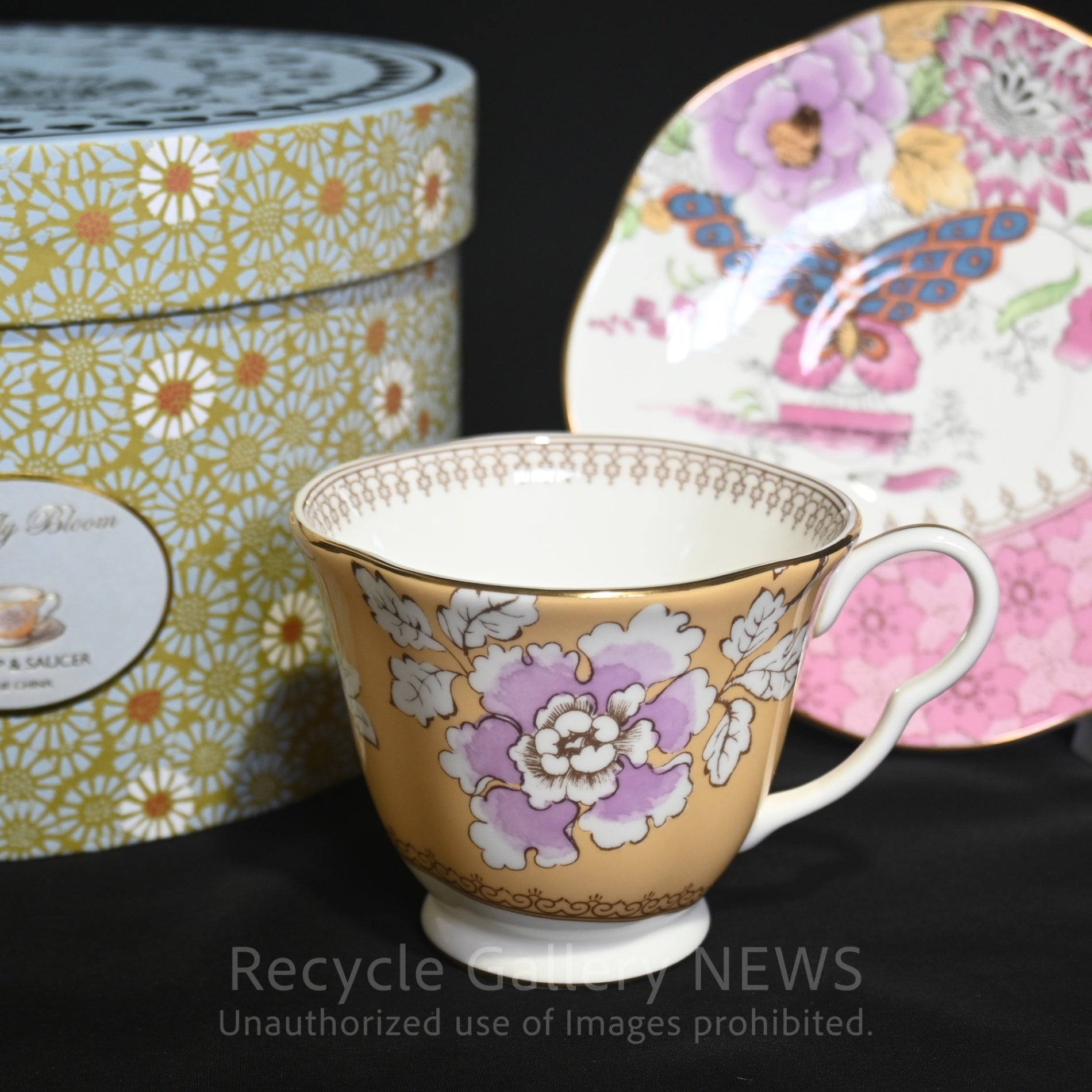 WEDGWOOD "Butterfly Bloom" C&S Vintage Inspired Collectible Bone China Pink Yellow Floral Design / ウェッジウッド "バタフライブルーム" カップ&ソーサー ボーンチャイナ 蝶モチーフ フローラルデザイン 英国食器