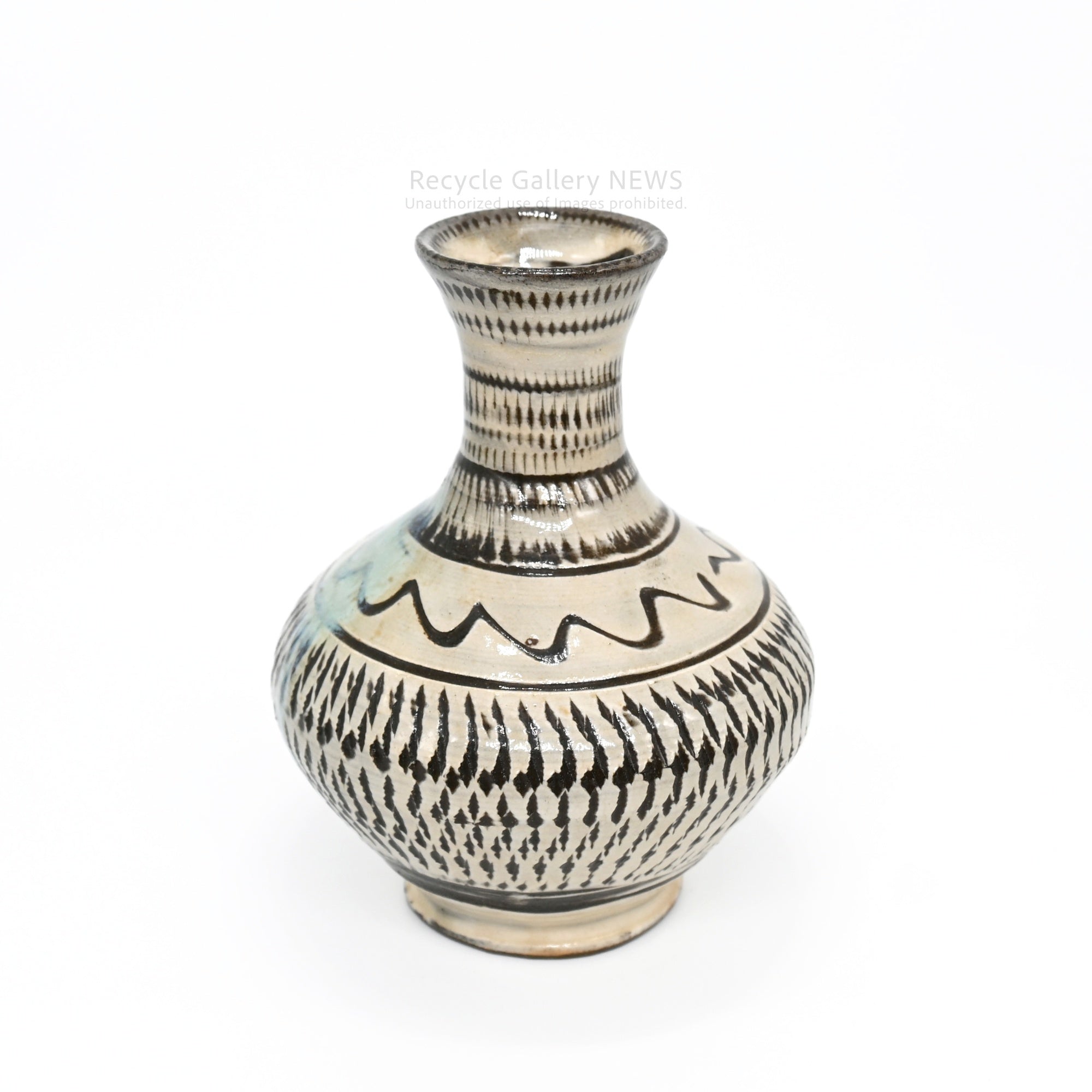Onta Ware Tobikanna Bud Vase Ivory Brown Modern Japanese Folk Craft / 大分 小鹿田焼 飛び鉋 一輪挿 花瓶 アイボリー ブラウン 伝統工芸 和モダン