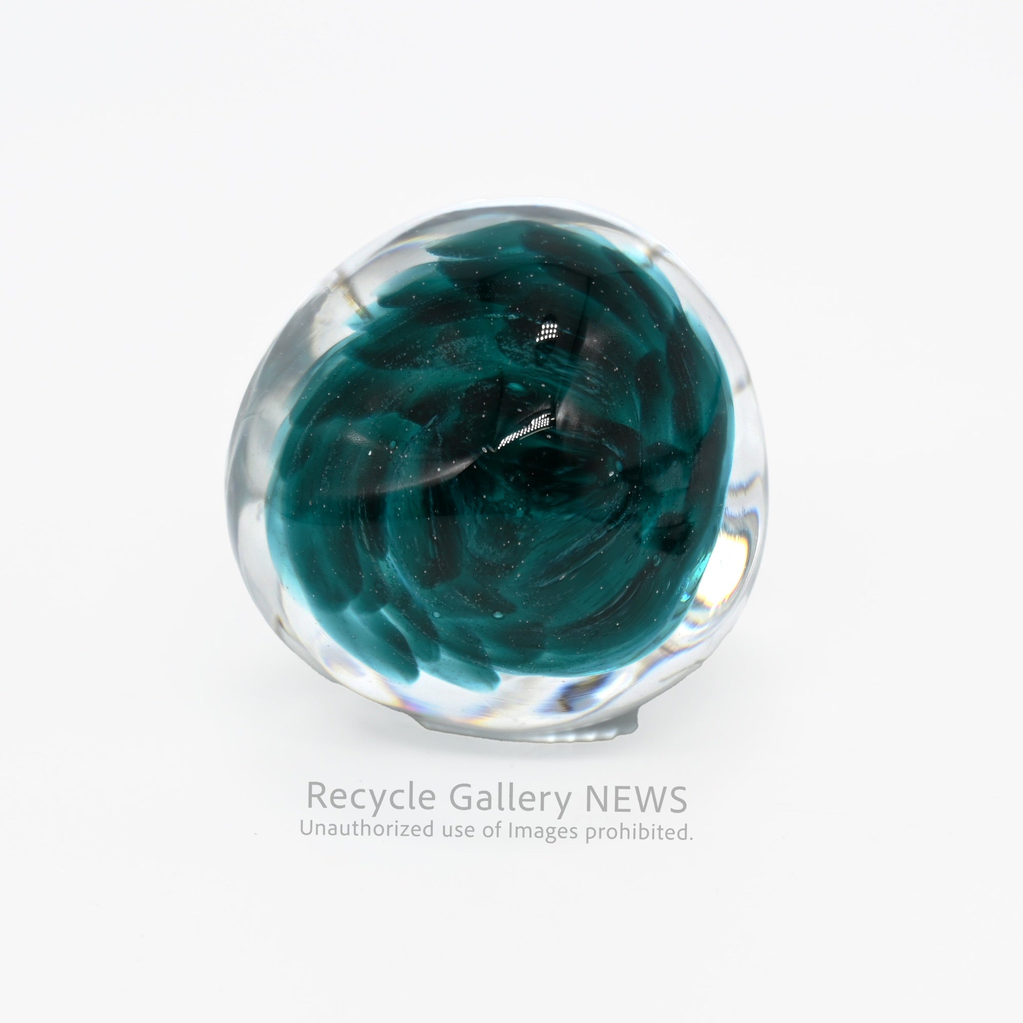 Art Glass Decanter Single Flower Motif & Bubble Design  "Art of Light"  / アートガラス デキャンタ  一輪の花モチーフ 気泡 光の芸術