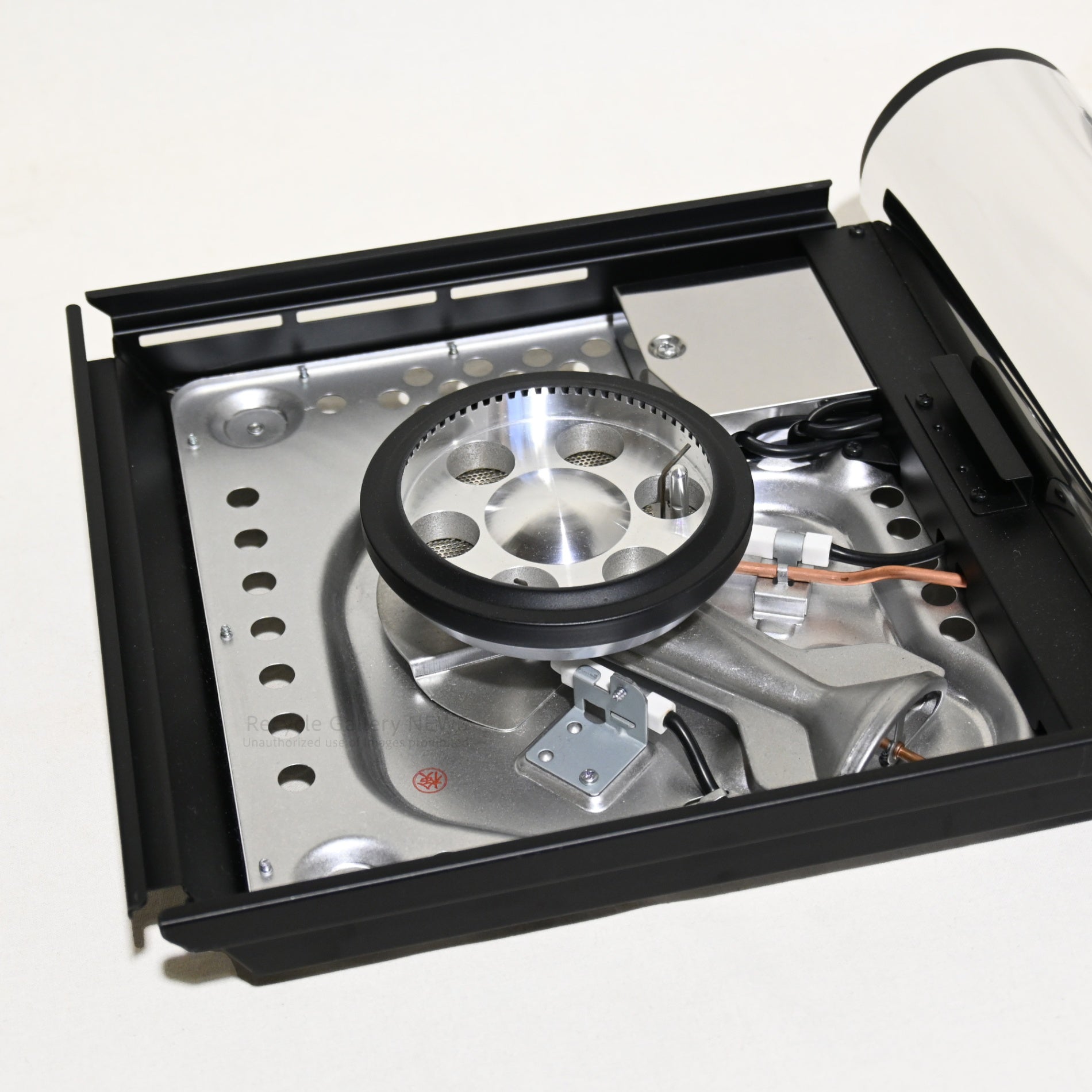 Iwatani AMORFO PREMIUM cassette stove CB-AMO-80 Japan / イワタニ アモルフォプレミアム CB-AMO-80 カセットコンロ 日本