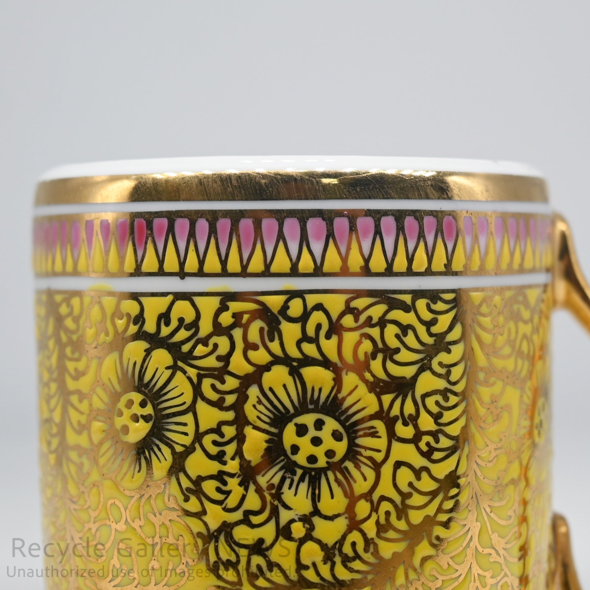Thai Benjarong Cup & Saucer Gold Gilding Exotic Style Yellow / タイ陶磁器 ベンジャロン焼き C&S 金彩 エキゾチック イエロー