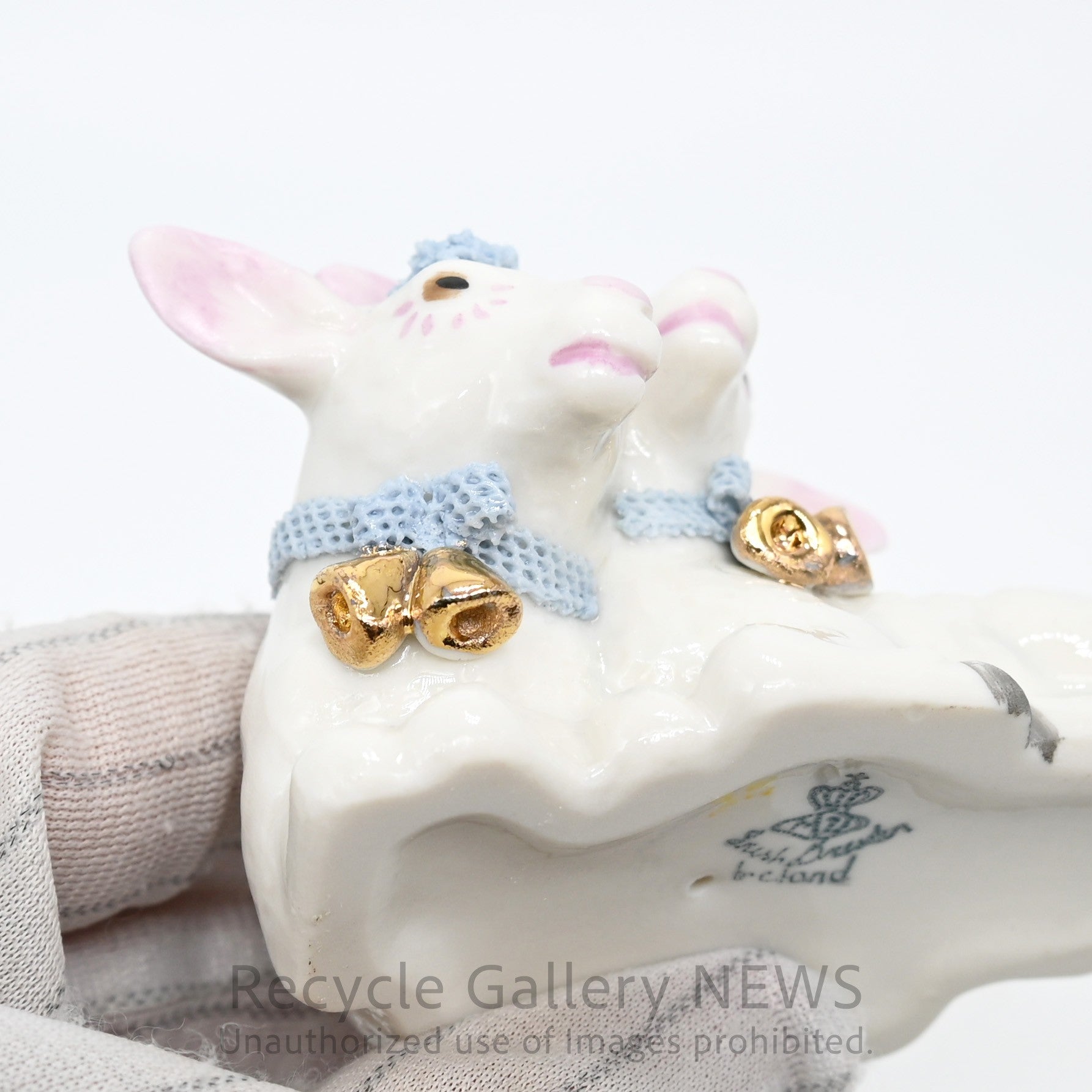 Irish Dresden Lace Porcelain White Lamb Figurine / アイリッシュ・ドレスデン 羊モチーフ 磁器 フィギュリン レース磁器 白 パステルカラー