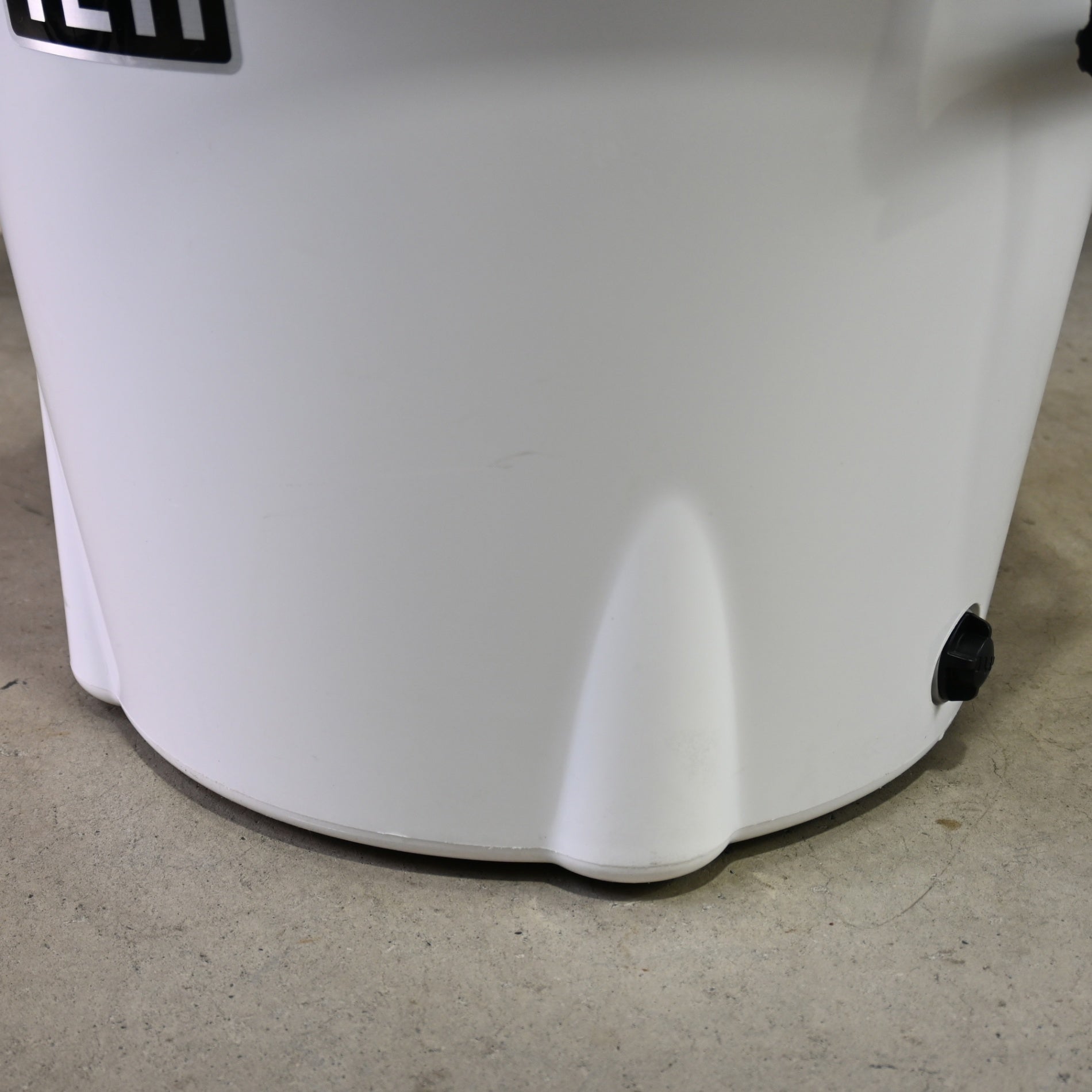 YETI Tank 45 Ice Cooler Bucket Cooler Box Outdoor Cooling USA / イエティ タンク45　アイスクーラーバケツ クーラーボックス アウトドア アメリカ