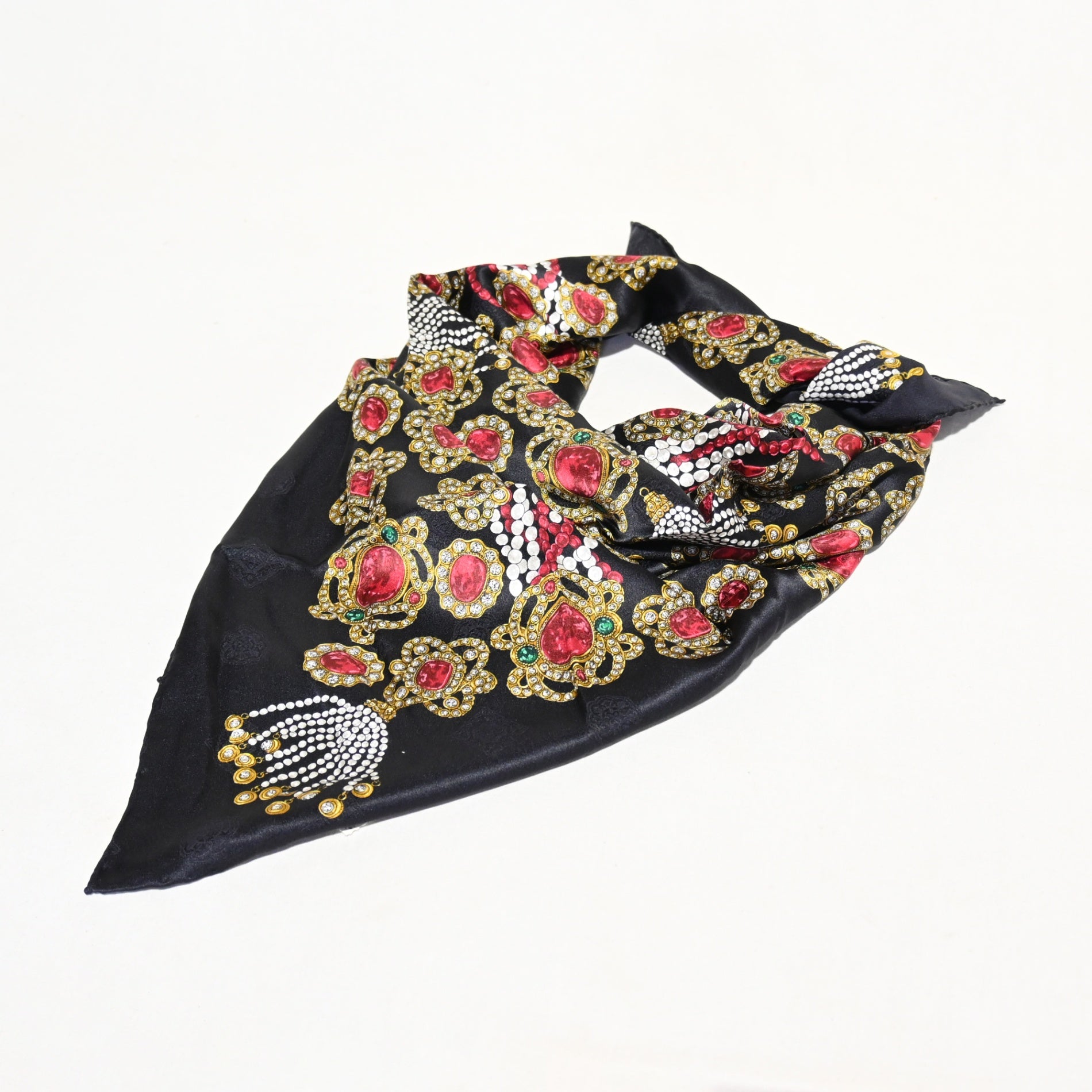 CHANEL Vintage scarf Jewelry pattern Unused / シャネル ヴィンテージ スカーフ 宝石 ジュエリーデザイン 未使用 新古品