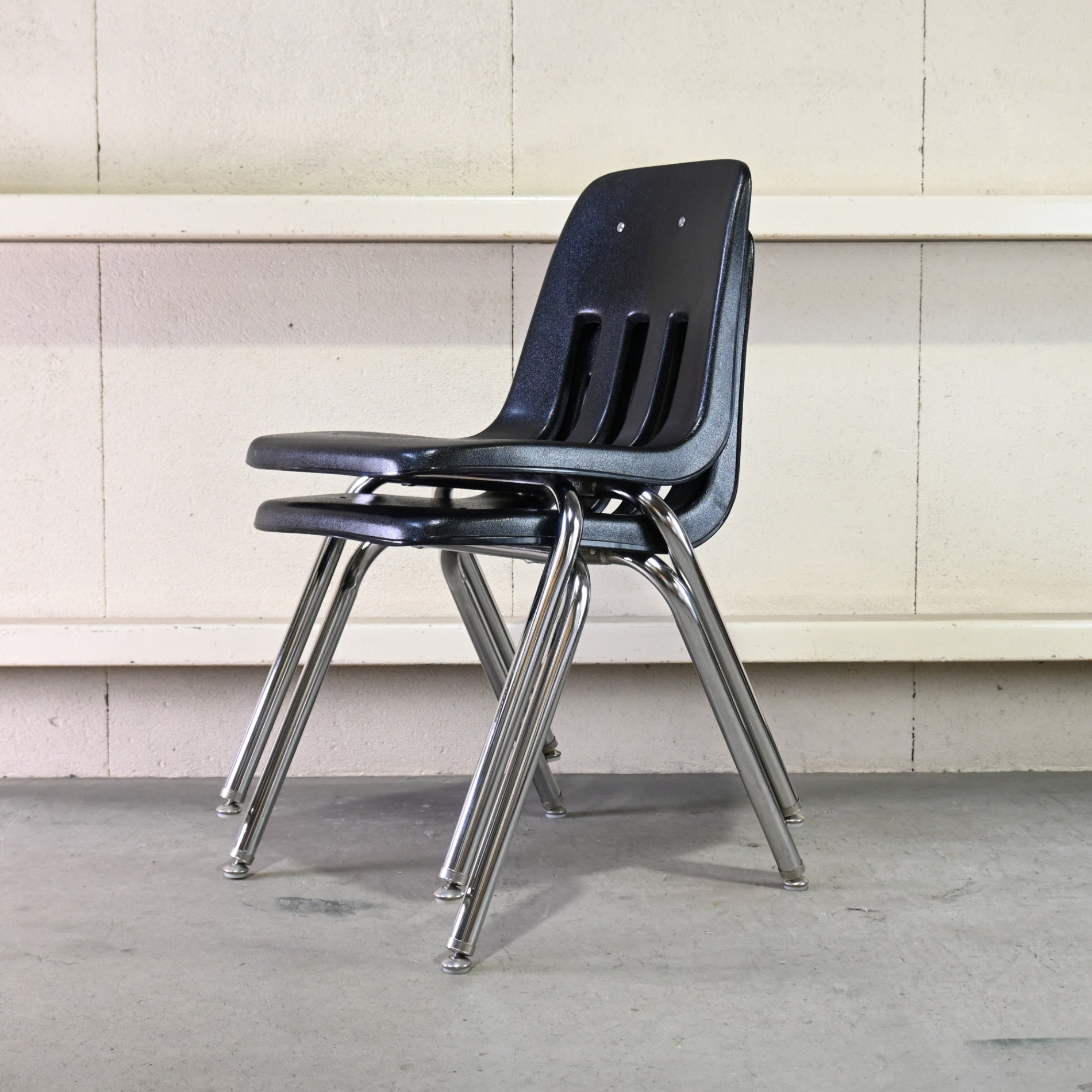 VIRCO Stacking chair Black Retro American Industrial design / バルコ スタッキングチェア ブラック レトロ アメリカン ヴィンテージ インダストリアルデザイン