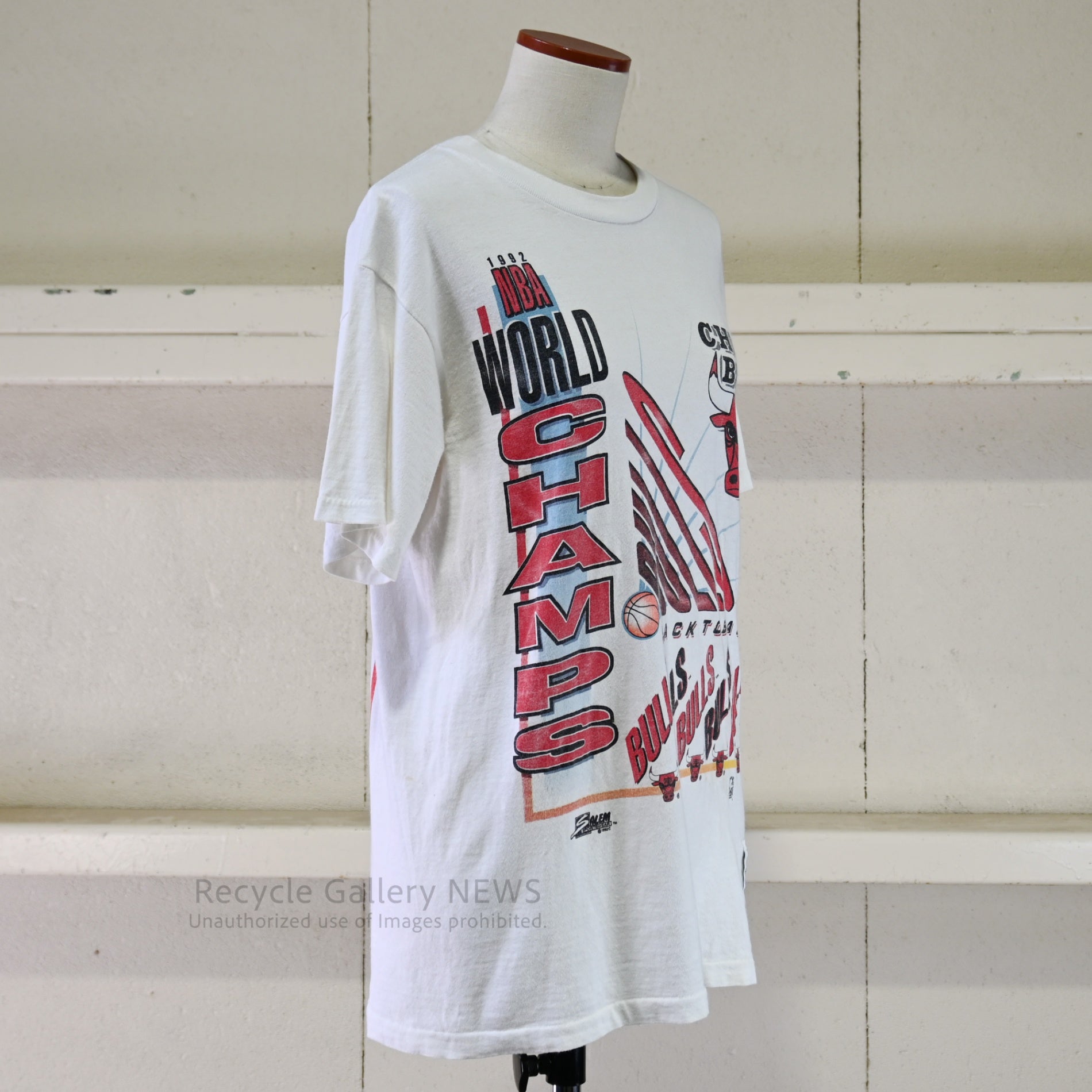 SALEM "CHICAGO BULLS" 1992 NBA Commemorative Victory T-shirt / セーラム シカゴ・ブルズ NBA 優勝記念 Tシャツ M 白