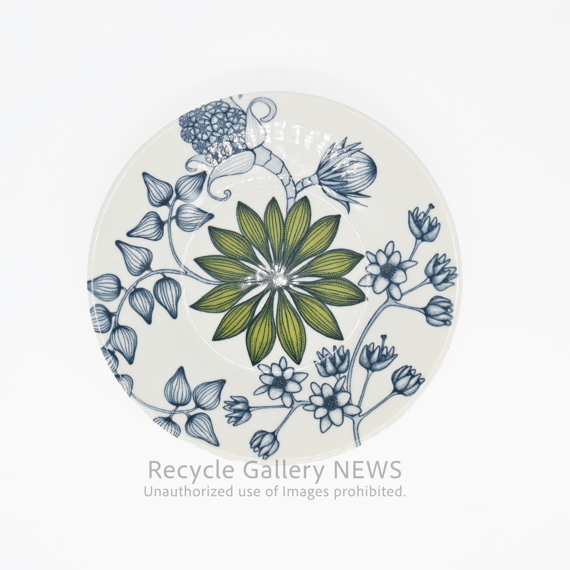 ARABIA  Runo Spring Drop Finland Floral 16.5cm Plate with Old Backstamp, Scandinavian Style / アラビア "ルノ スプリング ドロップ" 16.5cmプレート フィンランド 北欧 花柄  旧スタンプ