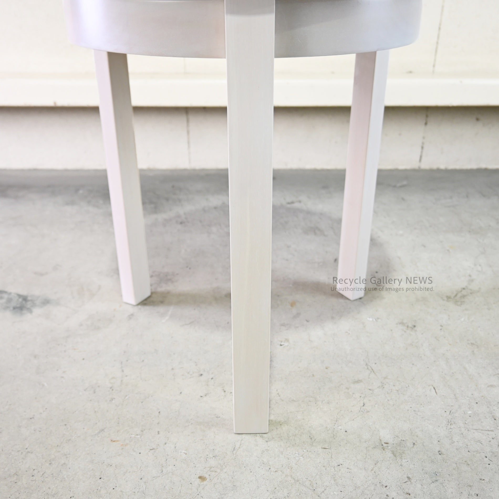 Cassina SELENE  Wooden Round Side Table Italy / カッシーナ セレーネ 木製 ラウンドサイドテーブル イタリア
