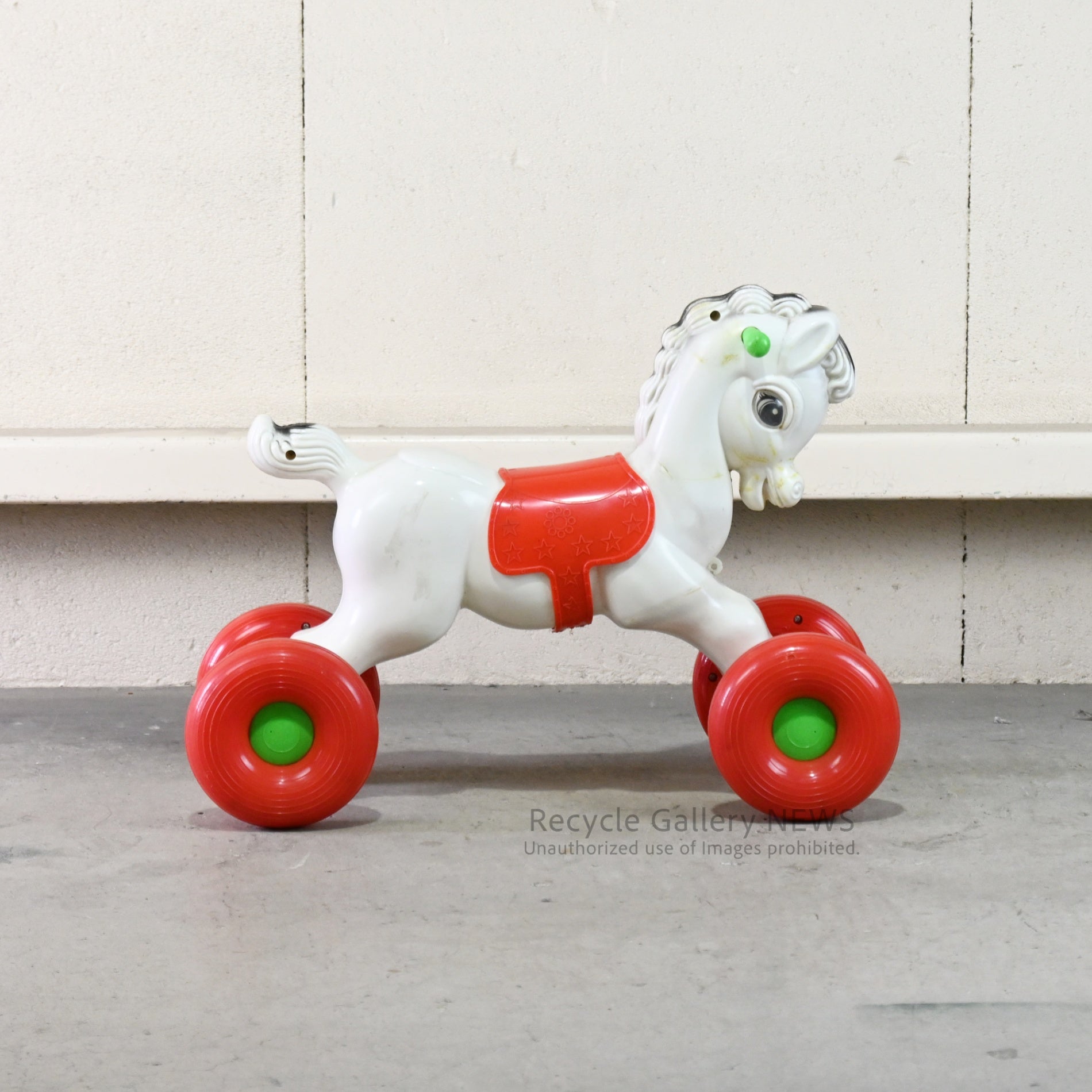 Rocking horse Pull-along Plastic resin Retro Vintage for display / 木馬 引きぐるま プラスチック樹脂製 レトロ ヴィンテージ 観賞用