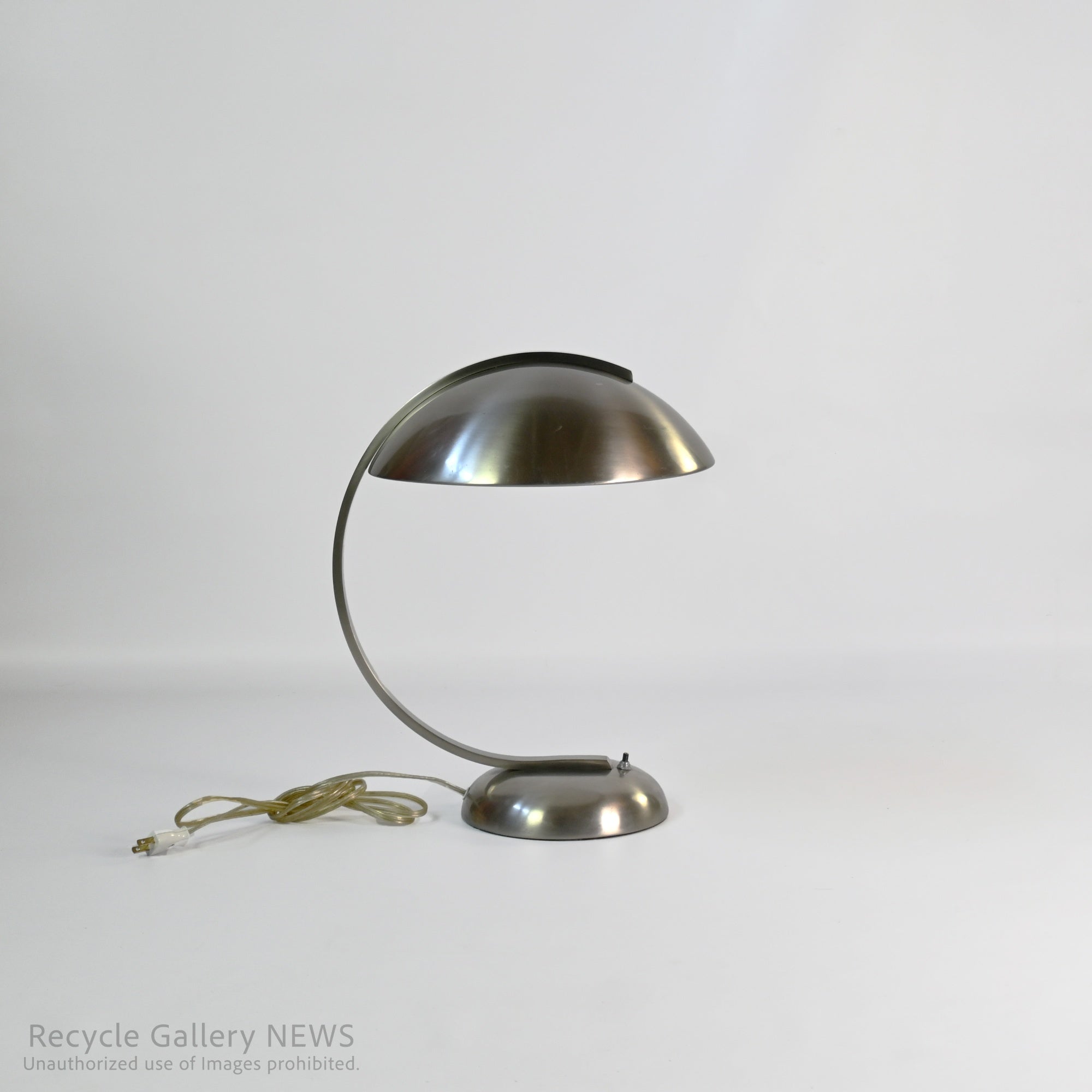 chrome desk lamp Rugged Industrial lamp Space Age Minimalist Design / クローム デスク ランプ スペースエイジ  無骨 インダストリアル ミニマル