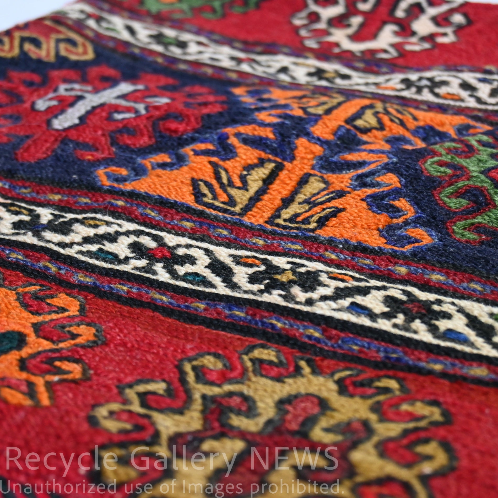 Old Kilim Cushion Cover [B] Deep Red Middle east / オールドキリム クッションカバー 中東 伝統織 赤系 3種類 （B ディープレッド）
