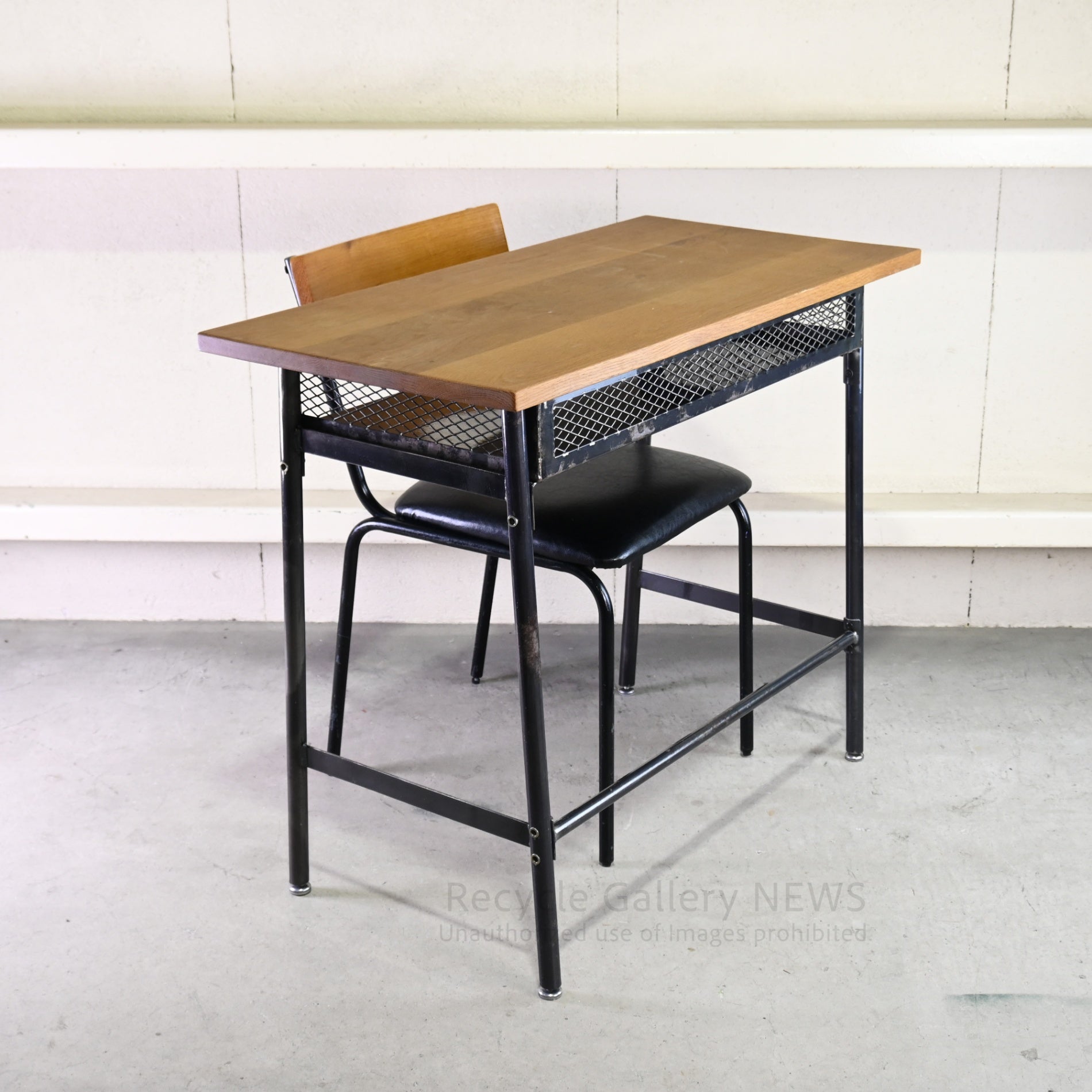 BIMAKES SOLID WOOD IRON DESK Compact desk and chair set Industrial design / ビメイクス ソリッドウッド アイアンデスク コンパクトデスク チェア セット 机 インダストリアルデザイン