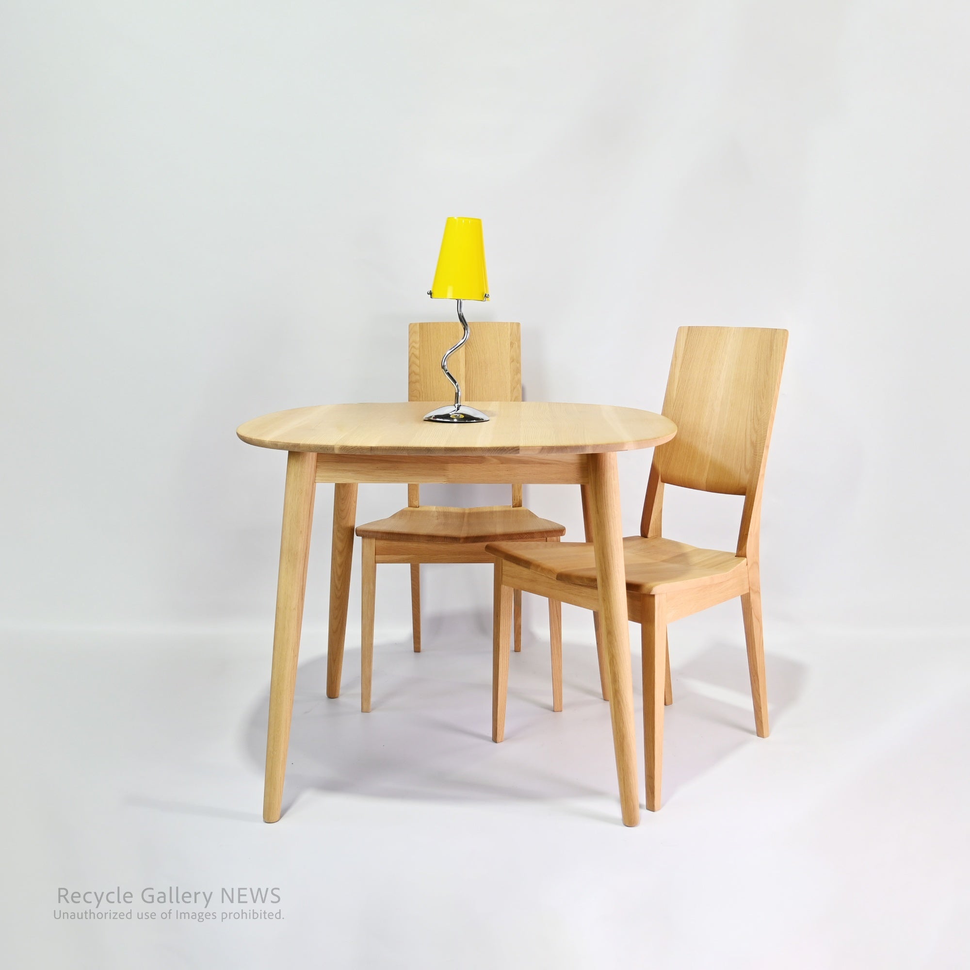 Karimoku New Standard 2-Seater Solid Wood Dining Table Minimalist Scandinavian Inspired Japan /　 カリモク 2Pダイニングセット 日本 ニュースタンダード 無垢材 北欧テイスト ミニマル