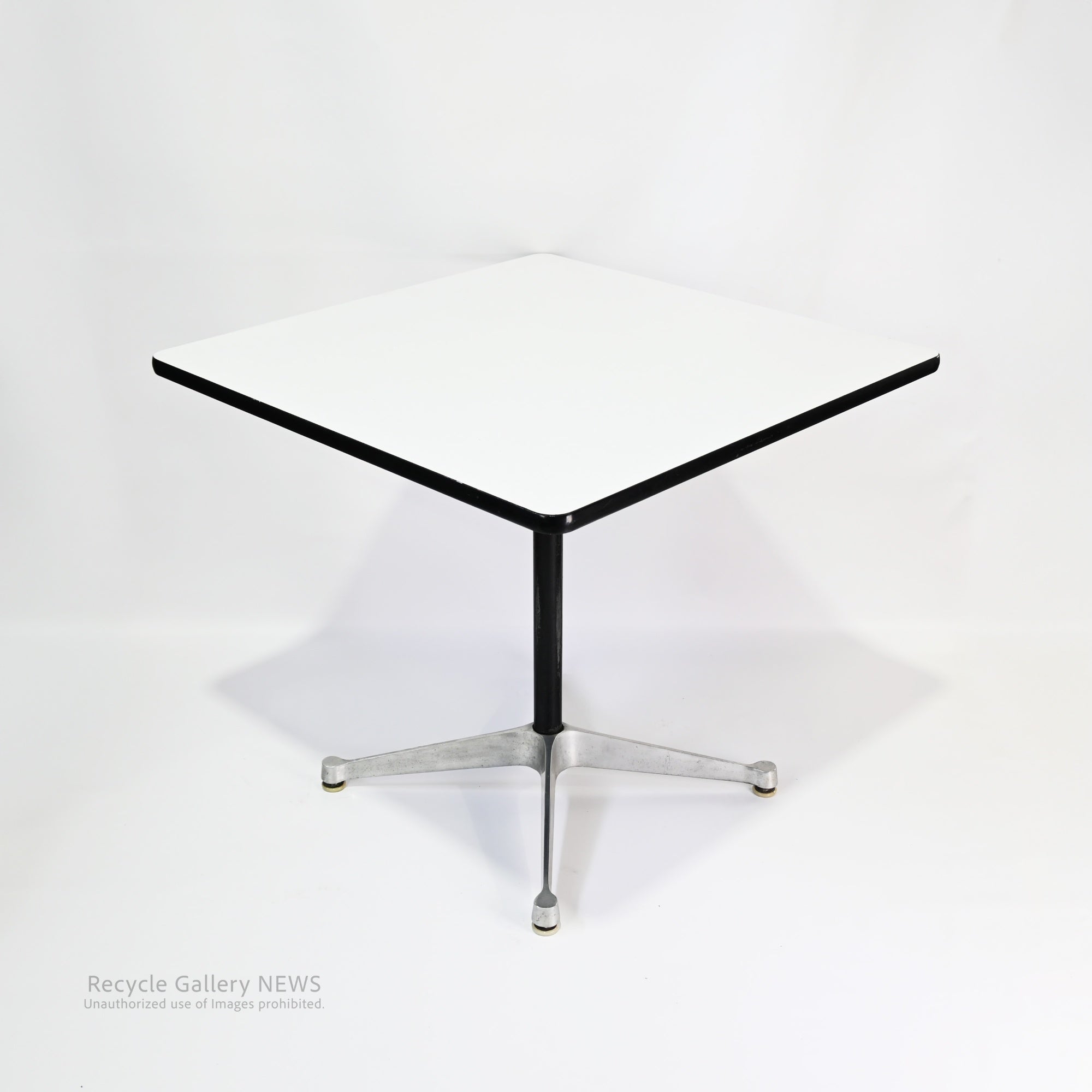 Herman Miller Eames Center Table by Charles & Ray Eames American Mid Century Modern Architectural Form / イームズセンターテーブル ミッドセンチュリー アメリカ チャールズ＆レイ・イームズ 建築