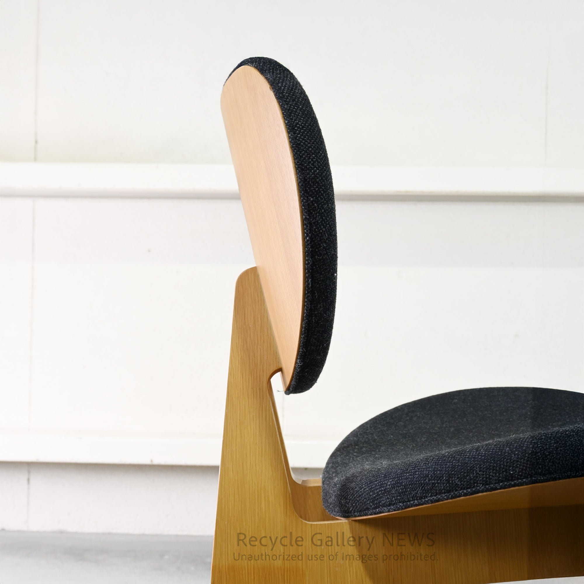 Tendo Mokko Wooden Low Chair by Daisaku Choh  Junzo Sakakura Japanese Modern / 天童木工 中座椅子 木製 長大作 坂倉準三 ジャパニーズモダン