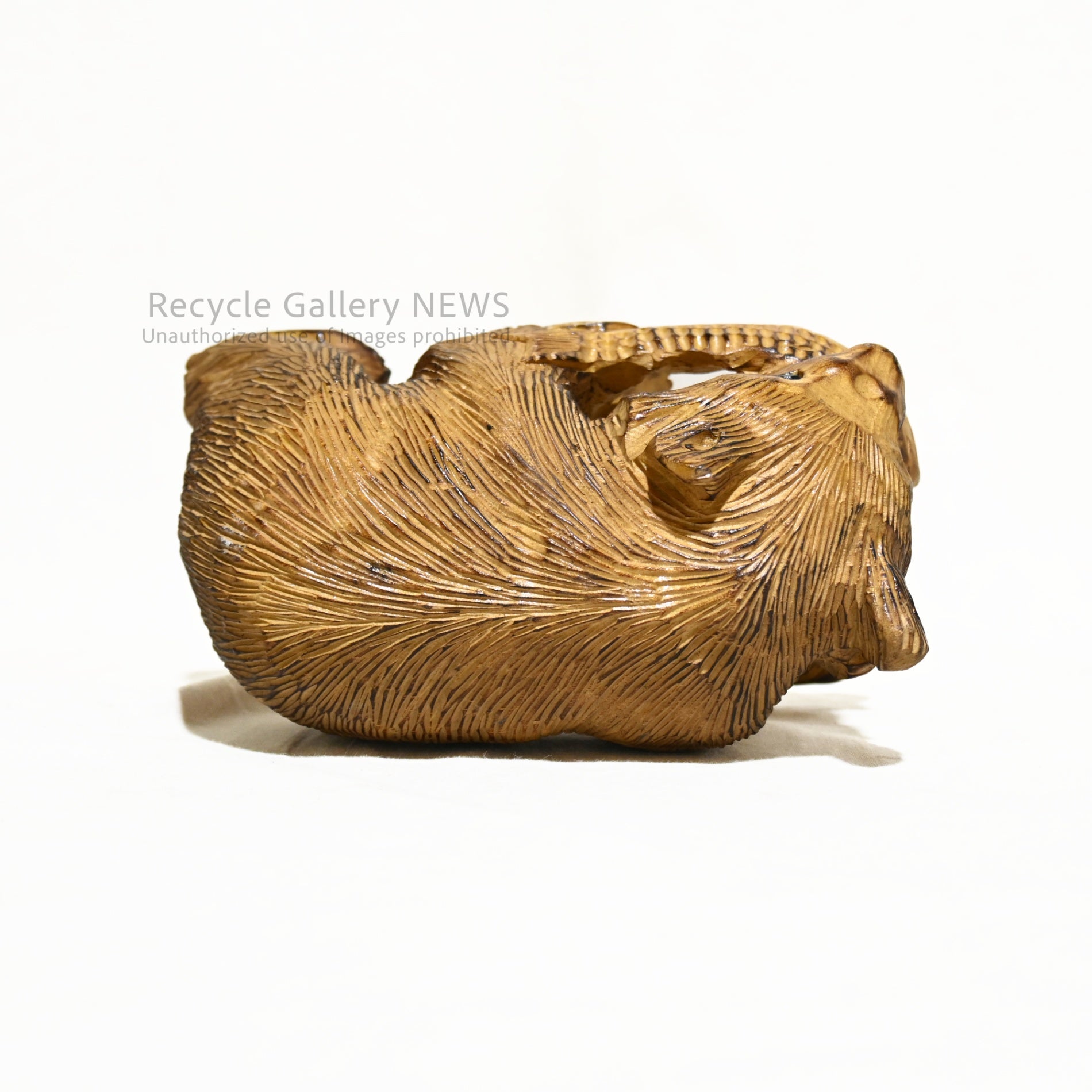 Wooden bear carving Light brown Natural finish Hokkaido souvenir Showa retro Japan / 木彫り 熊 表面焼き ライトブラウン ナチュラル 北海道 お土産 昭和レトロ 日本