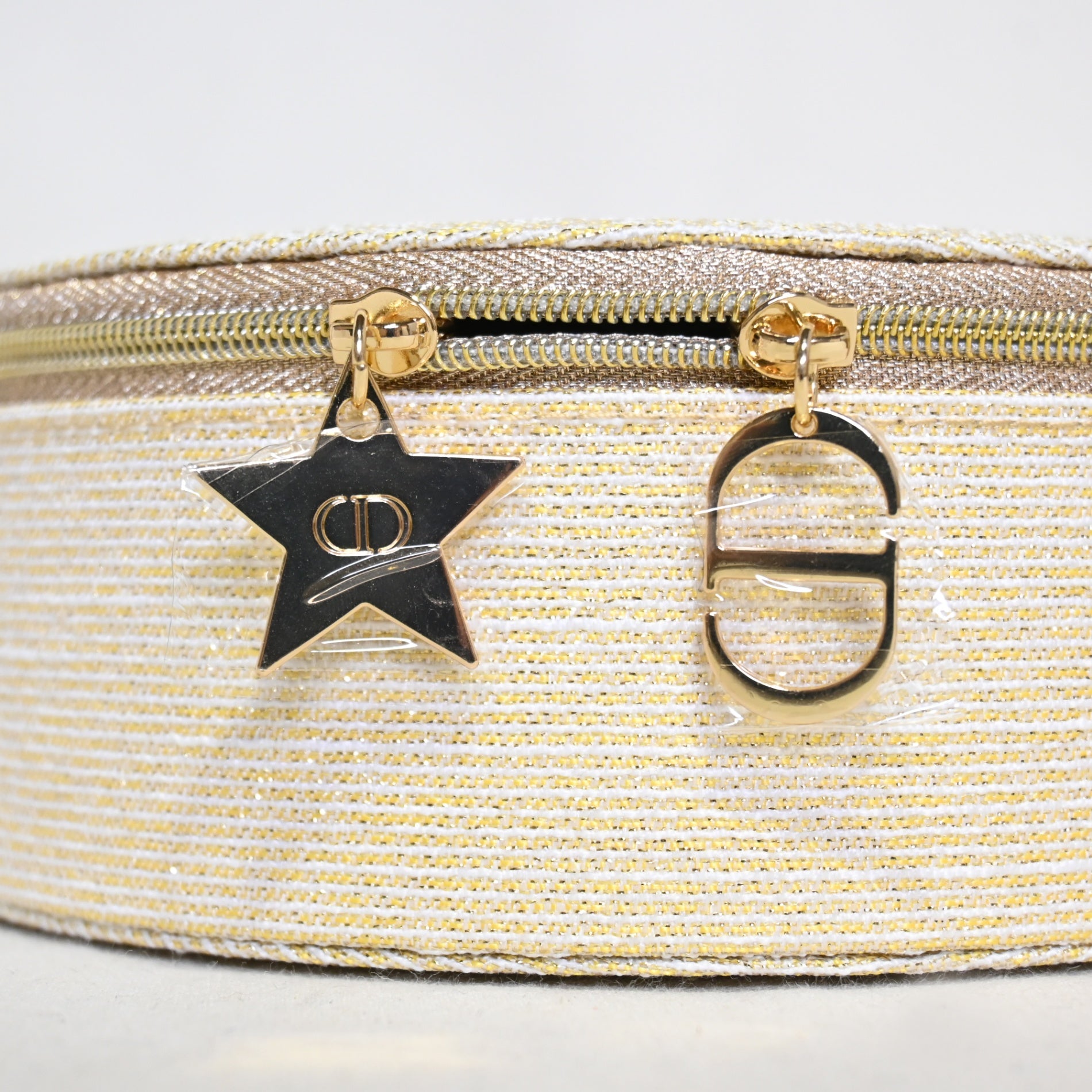DIOR Novelty pouch 2024 Holiday Star motif Gold & White / ディオール 2024 ホリデーコレクション ノベルティ ポーチ 円形
