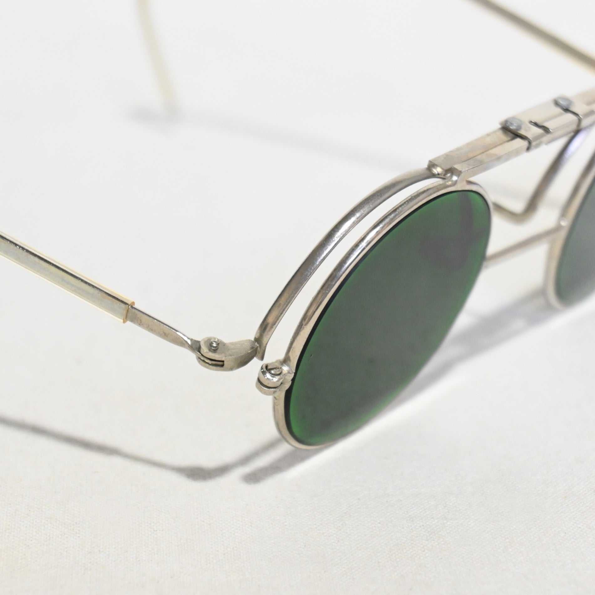 Vintage Sunglasses Flip-up Clip-on Cable temple Retro Unique / ヴィンテージサングラス 跳ね上げ式 クリップオン ケーブルテンプル レトロ ユニーク