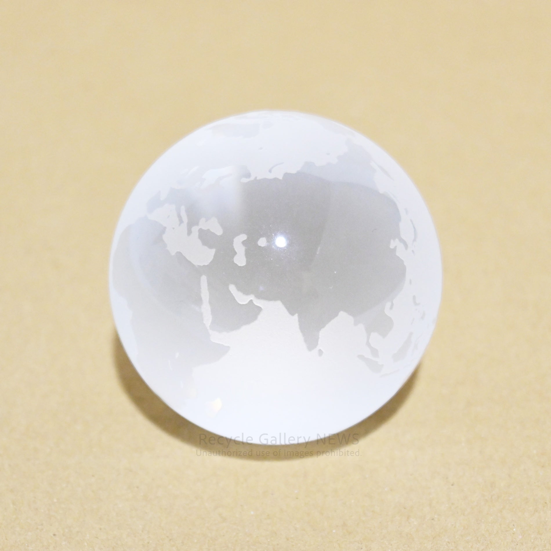 TIFFANY & Co. Globe Glass Paperweight Interior Object / ティファニー 地球 ガラス製 ペーパーウェイト インテリアオブジェ