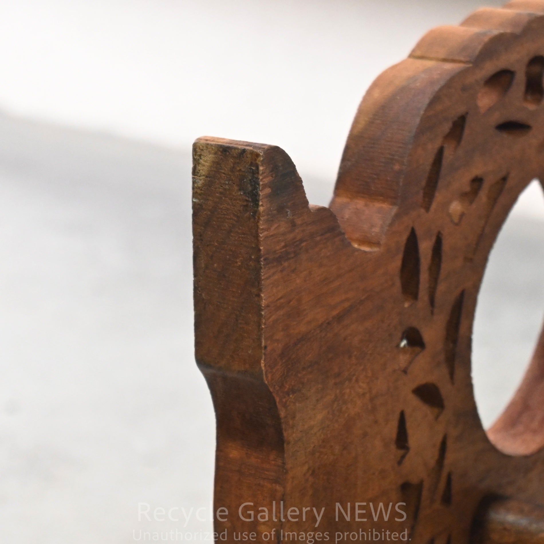 Indian Hand-Carved Wooden Wine Rack Dark Brown Oriental Boho / インド製 ハンドメイド 透かし彫り ワインラック 木製 ダークブラウン 収納ラック オリエンタル アジアンリゾート