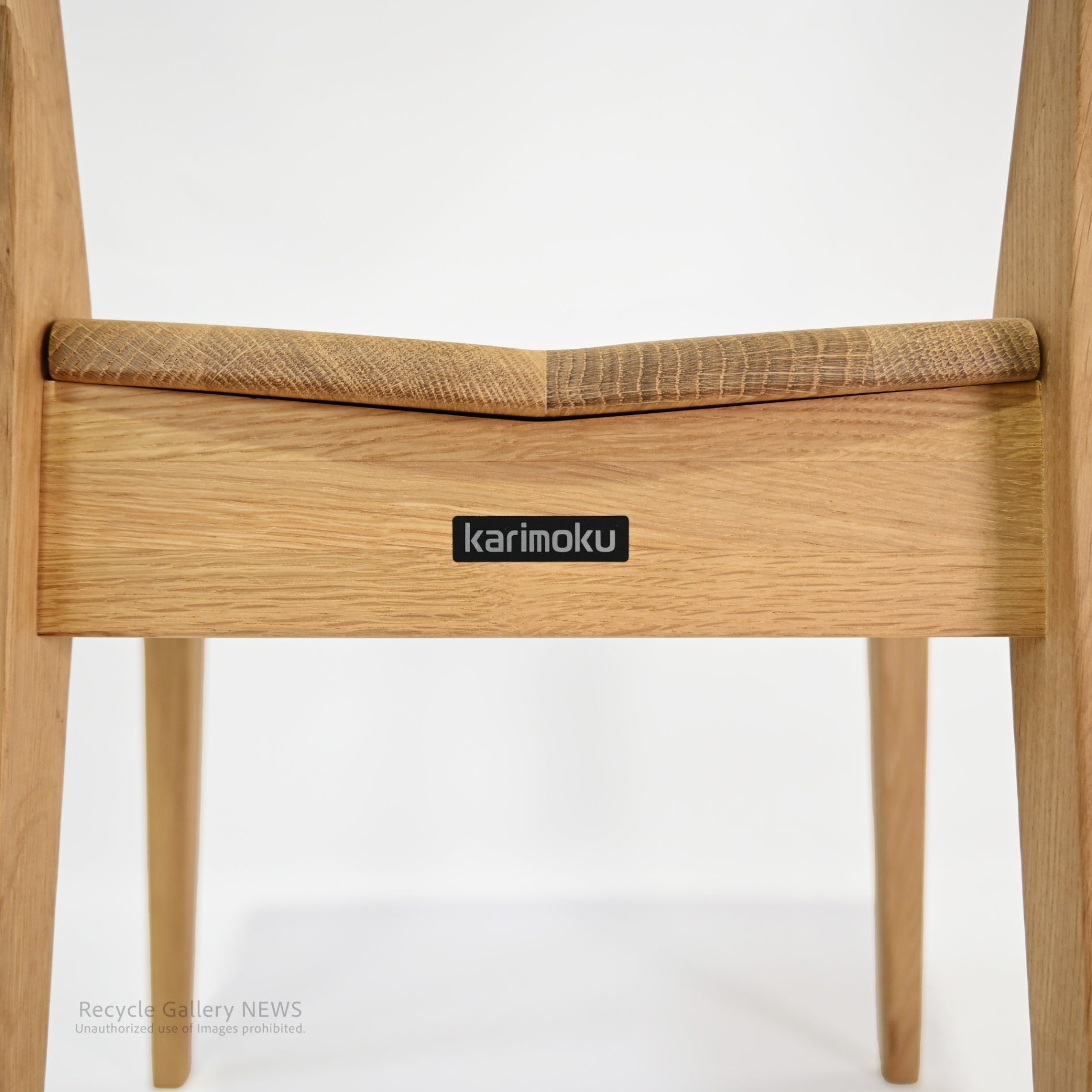 Karimoku New Standard 2-Seater Solid Wood Dining Table Minimalist Scandinavian Inspired Japan /　 カリモク 2Pダイニングセット 日本 ニュースタンダード 無垢材 北欧テイスト ミニマル