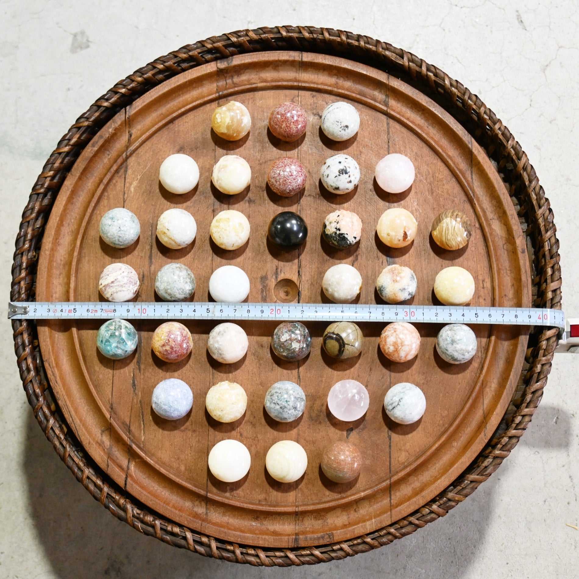 Peg solitaire with base three pieces are cracked Board games / ペグソリティア 台座付 駒３つ割れありテーブルゲーム ボードゲーム